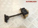 Ограничитель двери передней левой Mercedes W203 - АвтоСклад31.рф - авторазборка контрактные б/у запчасти в г. Белгород
