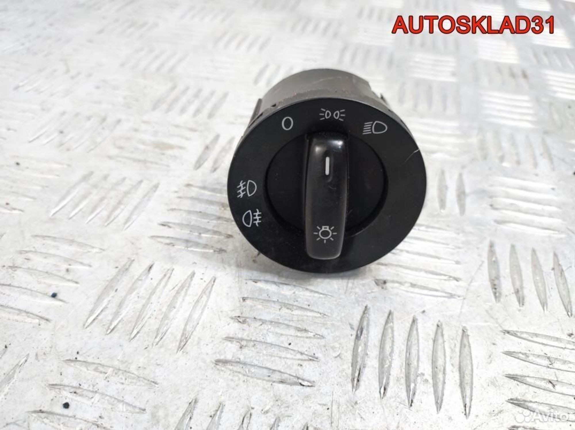 Переключатель света фар VW Golf 5 1K0941431AJ - АвтоСклад31.рф - авторазборка контрактные б/у запчасти в г. Белгород Переключатель света фар VW Golf 5 1K0941431AJ - АвтоСклад31.рф - авторазборка контрактные б/у запчасти в г. Белгород