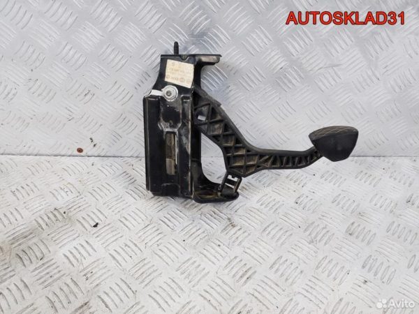 Кронштейн двигателя левый BMW E46 22116753225 - АвтоСклад31.рф - авторазборка контрактные б/у запчасти в г. Белгород