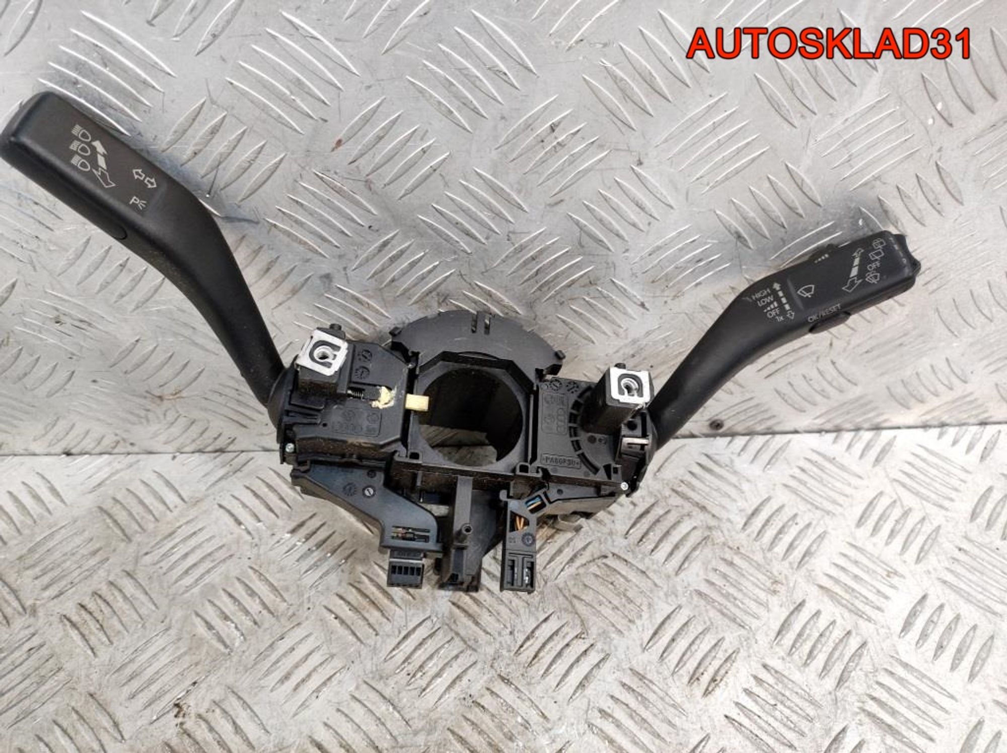 Переключатель подрулевой VW Golf Plus 1K0953513E - АвтоСклад31.рф - авторазборка контрактные б/у запчасти в г. Белгород Переключатель подрулевой VW Golf Plus 1K0953513E - АвтоСклад31.рф - авторазборка контрактные б/у запчасти в г. Белгород