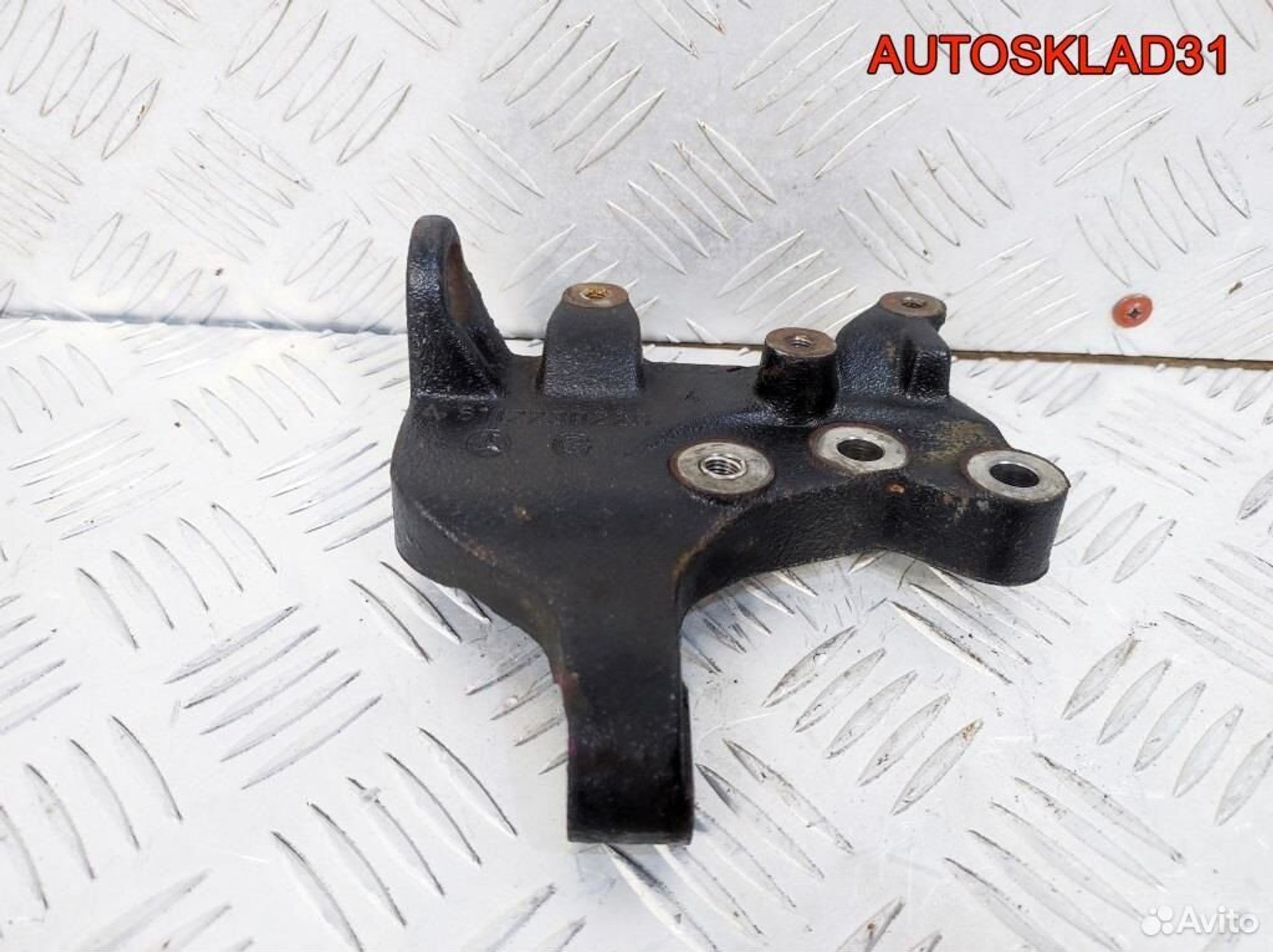 Кронштейн Mercedes Benz Vito 638 A6112230226 - АвтоСклад31.рф - авторазборка контрактные б/у запчасти в г. Белгород Кронштейн Mercedes Benz Vito 638 A6112230226 - АвтоСклад31.рф - авторазборка контрактные б/у запчасти в г. Белгород