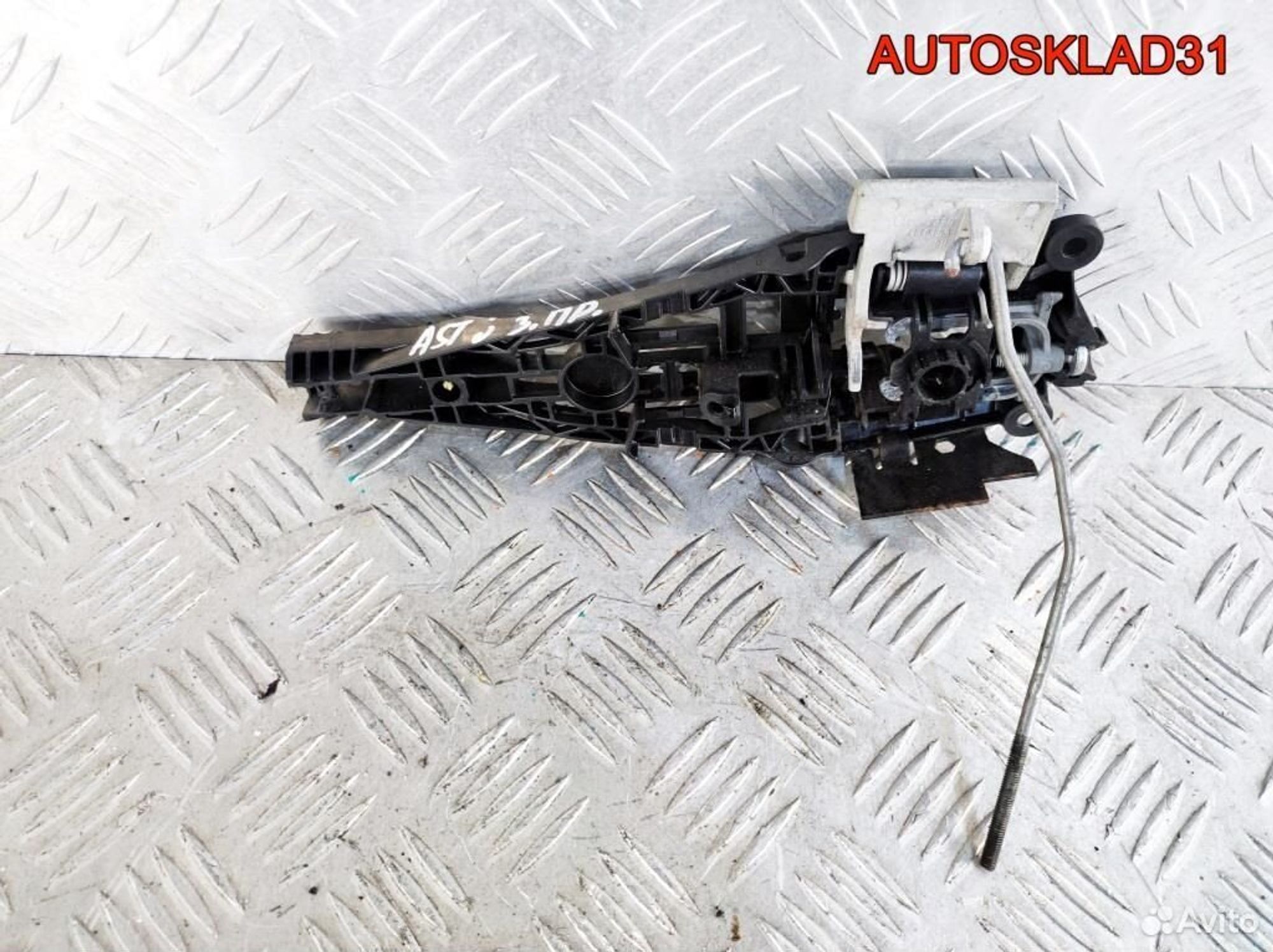 Кронштейн ручки двери правой Opel Astra J 138174 - АвтоСклад31.рф - авторазборка контрактные б/у запчасти в г. Белгород Кронштейн ручки двери правой Opel Astra J 138174 - АвтоСклад31.рф - авторазборка контрактные б/у запчасти в г. Белгород