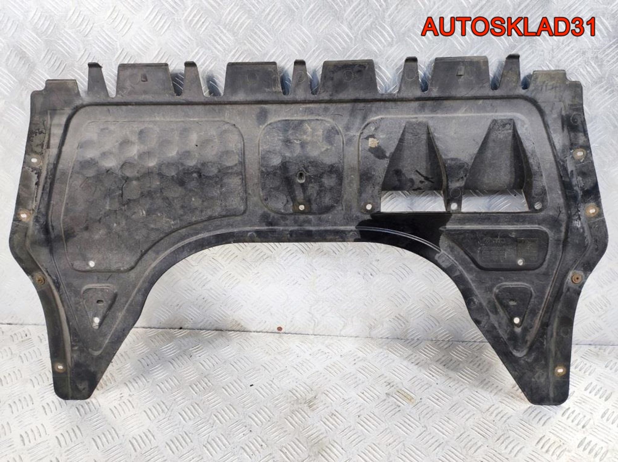 Защита двигателя Volkswagen Golf Mk5 1K0825237J - АвтоСклад31.рф - авторазборка контрактные б/у запчасти в г. Белгород Защита двигателя Volkswagen Golf Mk5 1K0825237J - АвтоСклад31.рф - авторазборка контрактные б/у запчасти в г. Белгород