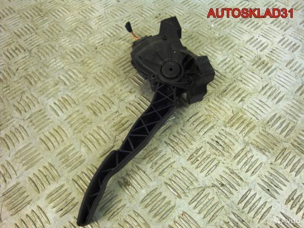 Кронштейн генератора Renault Logan 8200169566 - АвтоСклад31.рф - авторазборка контрактные б/у запчасти в г. Белгород