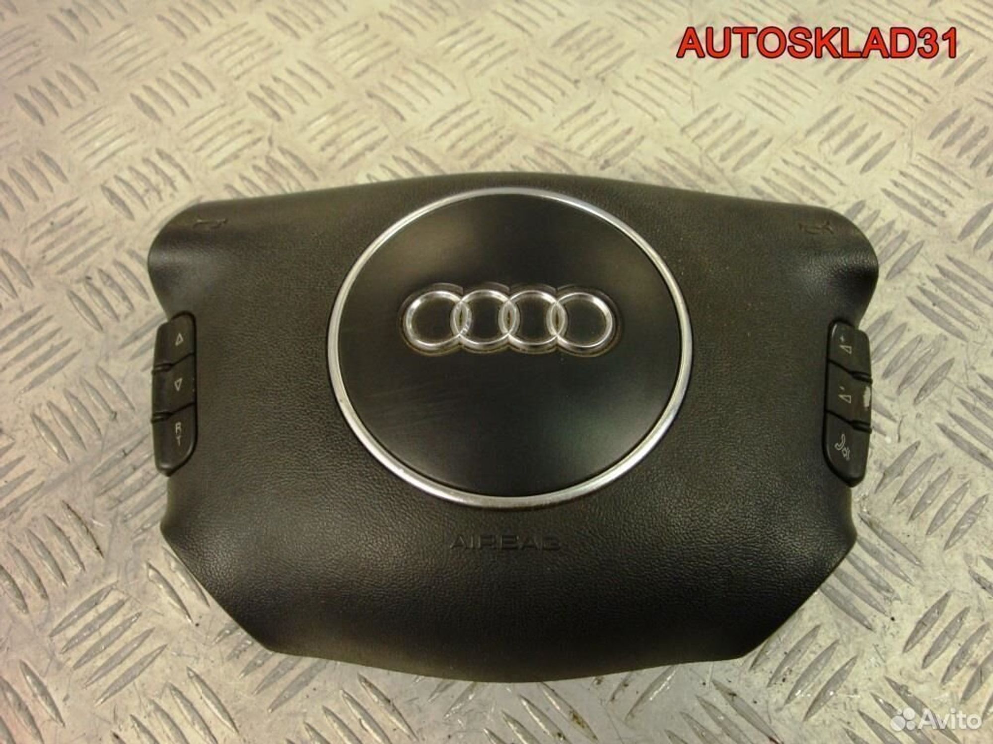Подушка безопасности в рулевое колесо Audi A4 В6 - АвтоСклад31.рф - авторазборка контрактные б/у запчасти в г. Белгород Подушка безопасности в рулевое колесо Audi A4 В6 - АвтоСклад31.рф - авторазборка контрактные б/у запчасти в г. Белгород