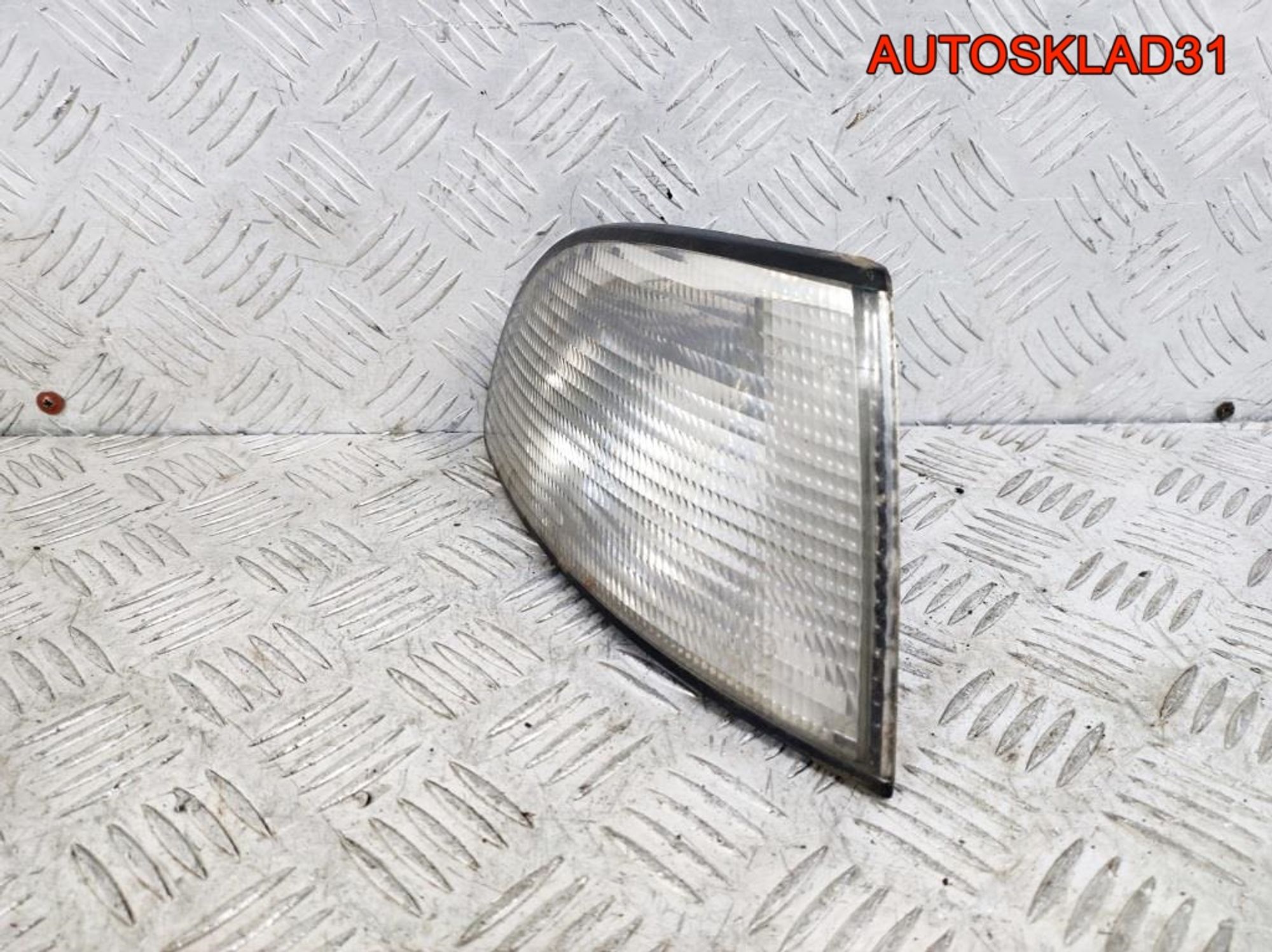 Указатель поворота правый Audi A4 B5 8D0953050A - АвтоСклад31.рф - авторазборка контрактные б/у запчасти в г. Белгород Указатель поворота правый Audi A4 B5 8D0953050A - АвтоСклад31.рф - авторазборка контрактные б/у запчасти в г. Белгород