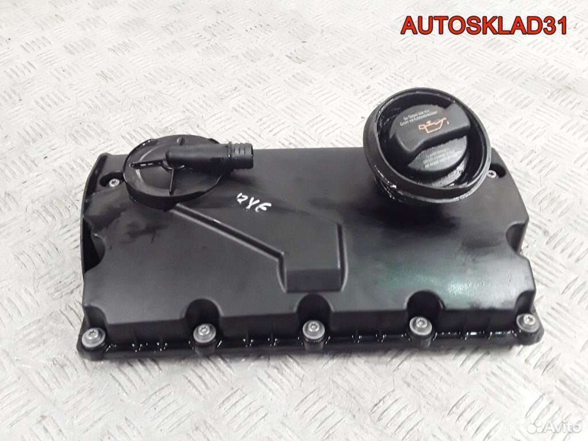 Крышка клапанная Skoda Octavia A5 BXE 038103475N - АвтоСклад31.рф - авторазборка контрактные б/у запчасти в г. Белгород Крышка клапанная Skoda Octavia A5 BXE 038103475N - АвтоСклад31.рф - авторазборка контрактные б/у запчасти в г. Белгород