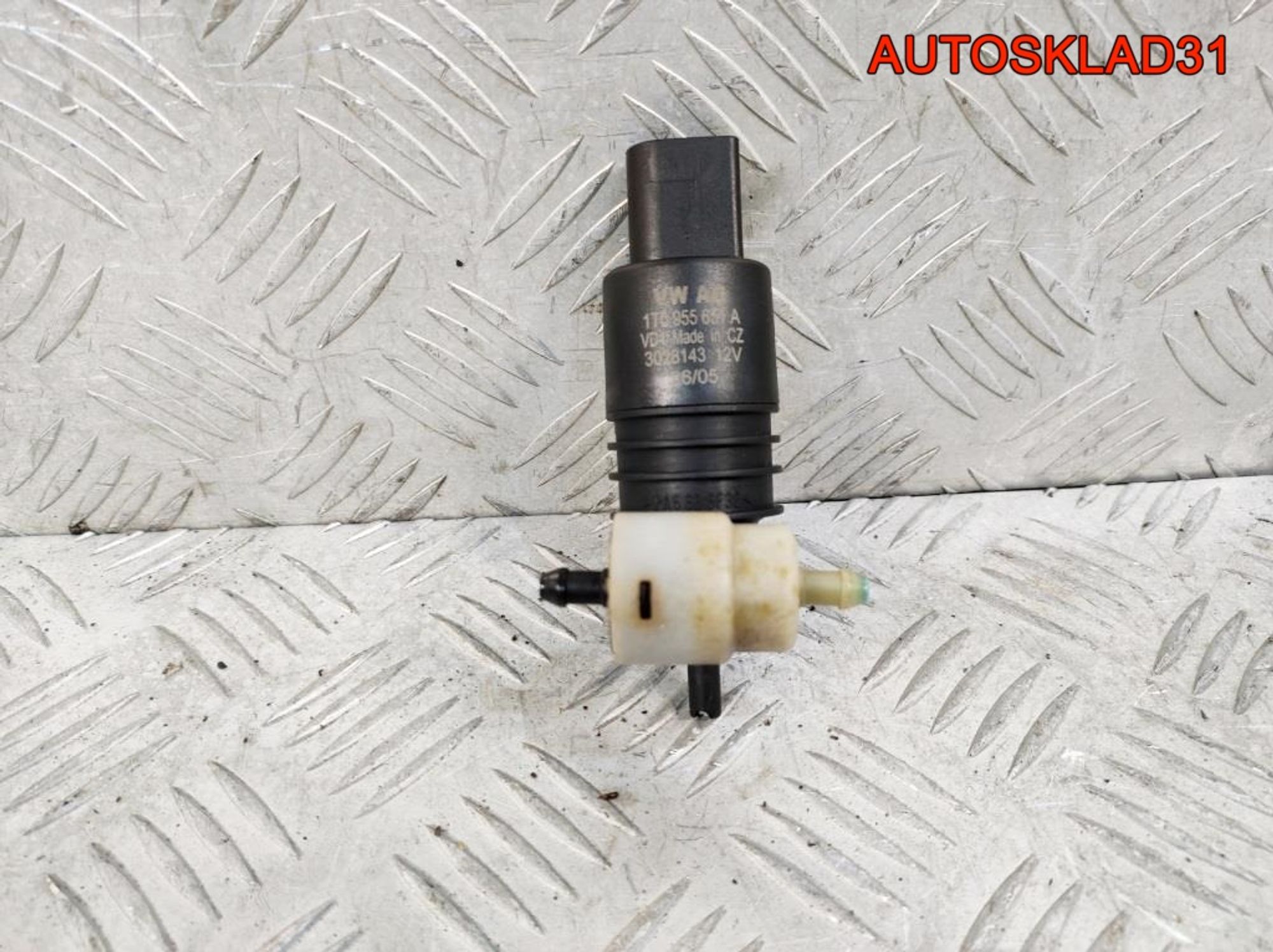 Насос омывателя Volkswagen Passat B6 1T0955651A - АвтоСклад31.рф - авторазборка контрактные б/у запчасти в г. Белгород Насос омывателя Volkswagen Passat B6 1T0955651A - АвтоСклад31.рф - авторазборка контрактные б/у запчасти в г. Белгород
