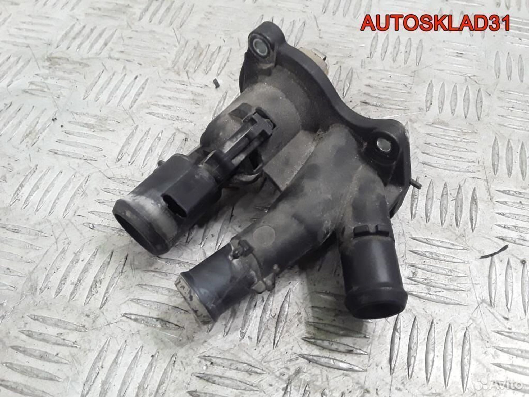 Корпус термостата Ford Focus 2 1,6 4m5g6l721gb - АвтоСклад31.рф - авторазборка контрактные б/у запчасти в г. Белгород Корпус термостата Ford Focus 2 1,6 4m5g6l721gb - АвтоСклад31.рф - авторазборка контрактные б/у запчасти в г. Белгород