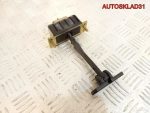 Ограничитель двери передней левой Mercedes W203 - АвтоСклад31.рф - авторазборка контрактные б/у запчасти в г. Белгород