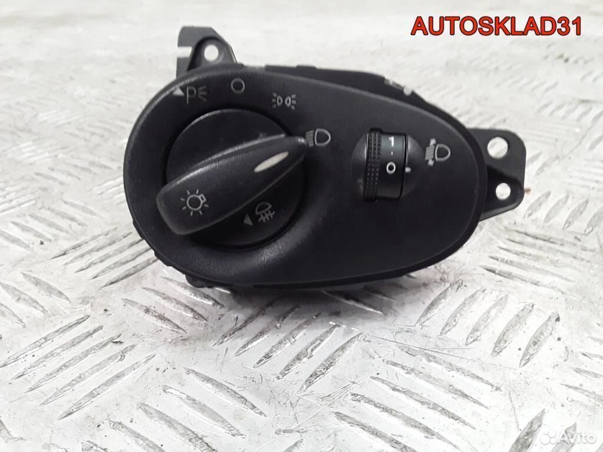 Переключатель света фар Ford Focus 1 98ag13a024ch - АвтоСклад31.рф - авторазборка контрактные б/у запчасти в г. Белгород Переключатель света фар Ford Focus 1 98ag13a024ch - АвтоСклад31.рф - авторазборка контрактные б/у запчасти в г. Белгород