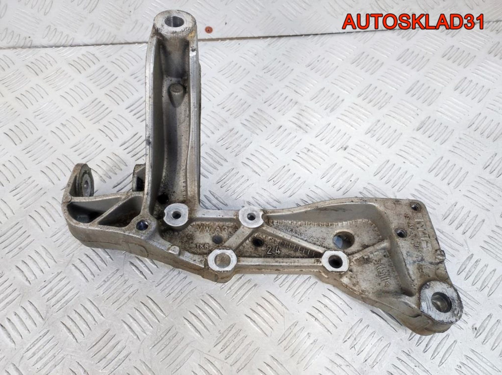 Кронштейн переднего рычага Audi A3 8P 1K0199296E - АвтоСклад31.рф - авторазборка контрактные б/у запчасти в г. Белгород Кронштейн переднего рычага Audi A3 8P 1K0199296E - АвтоСклад31.рф - авторазборка контрактные б/у запчасти в г. Белгород