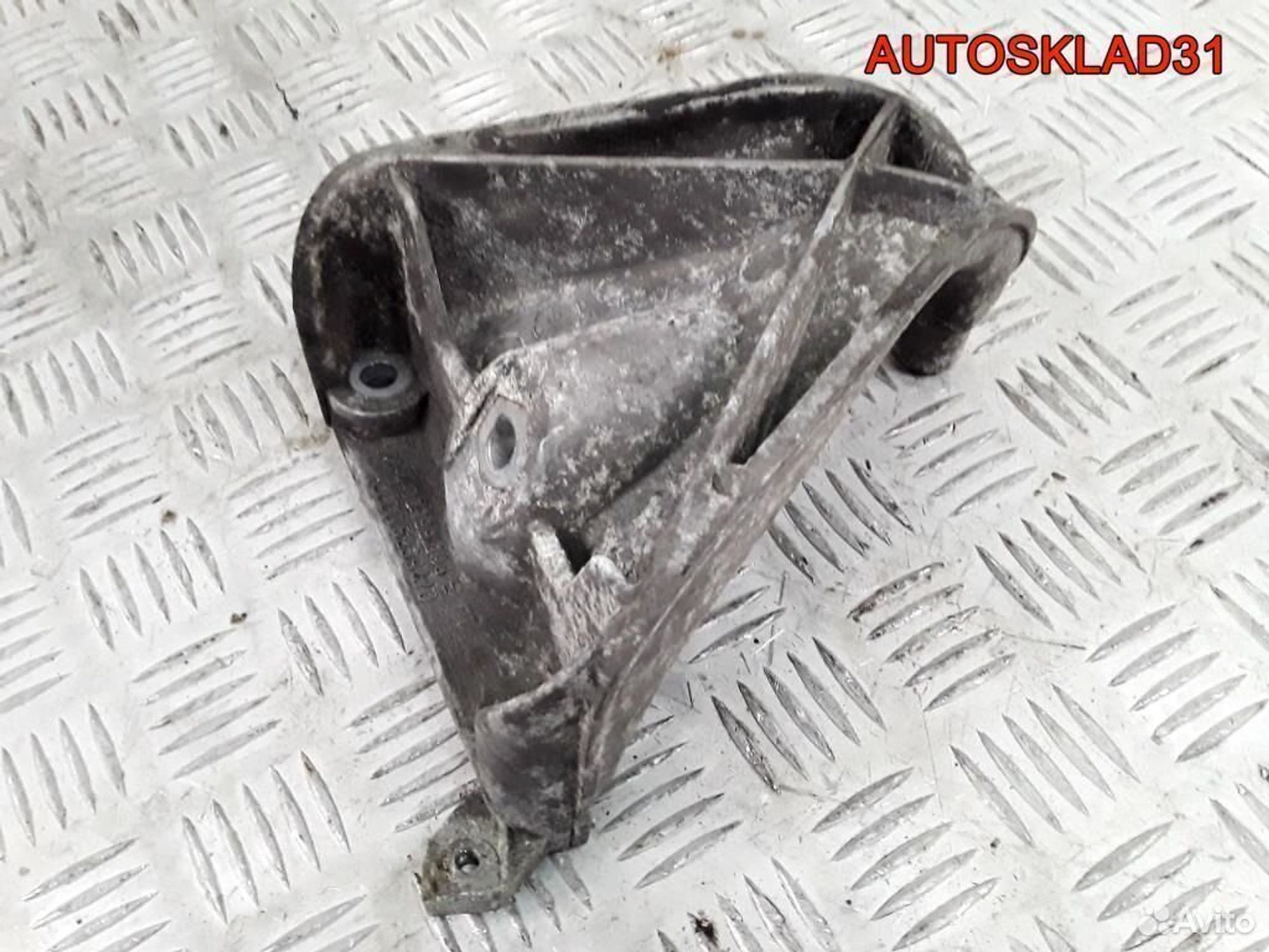 Кронштейн двигателя правый Audi A8 D2 4D0199308E - АвтоСклад31.рф - авторазборка контрактные б/у запчасти в г. Белгород Кронштейн двигателя правый Audi A8 D2 4D0199308E - АвтоСклад31.рф - авторазборка контрактные б/у запчасти в г. Белгород