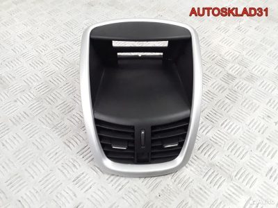 Дефлектор воздушный центральный Peugeot 207 8265LS - АвтоСклад31.рф - авторазборка контрактные б/у запчасти в г. Белгород