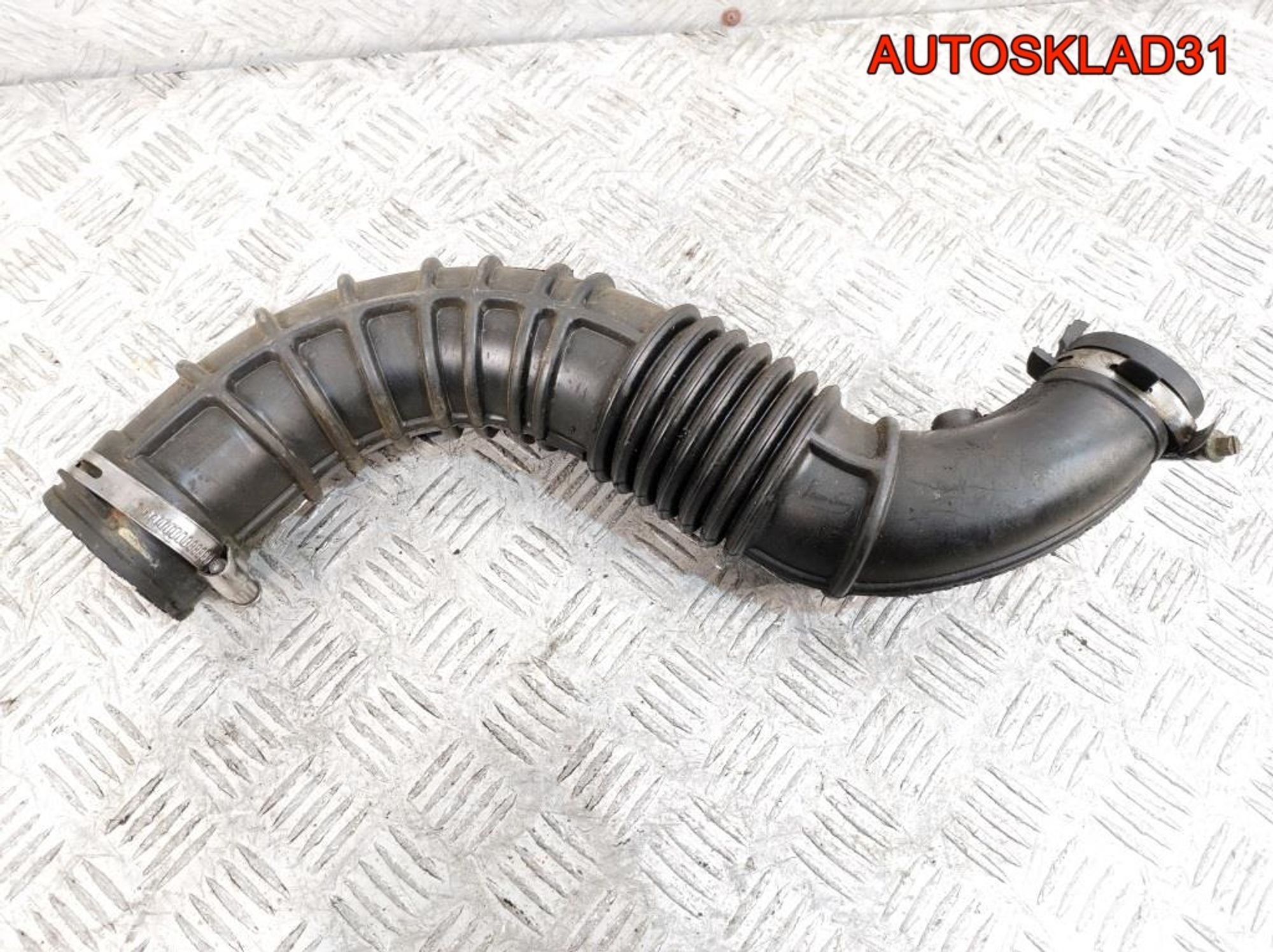 Патрубок воздушного фильтра Renault Megane 2 8200500384 - АвтоСклад31.рф - авторазборка контрактные б/у запчасти в г. Белгород Патрубок воздушного фильтра Renault Megane 2 8200500384 - АвтоСклад31.рф - авторазборка контрактные б/у запчасти в г. Белгород
