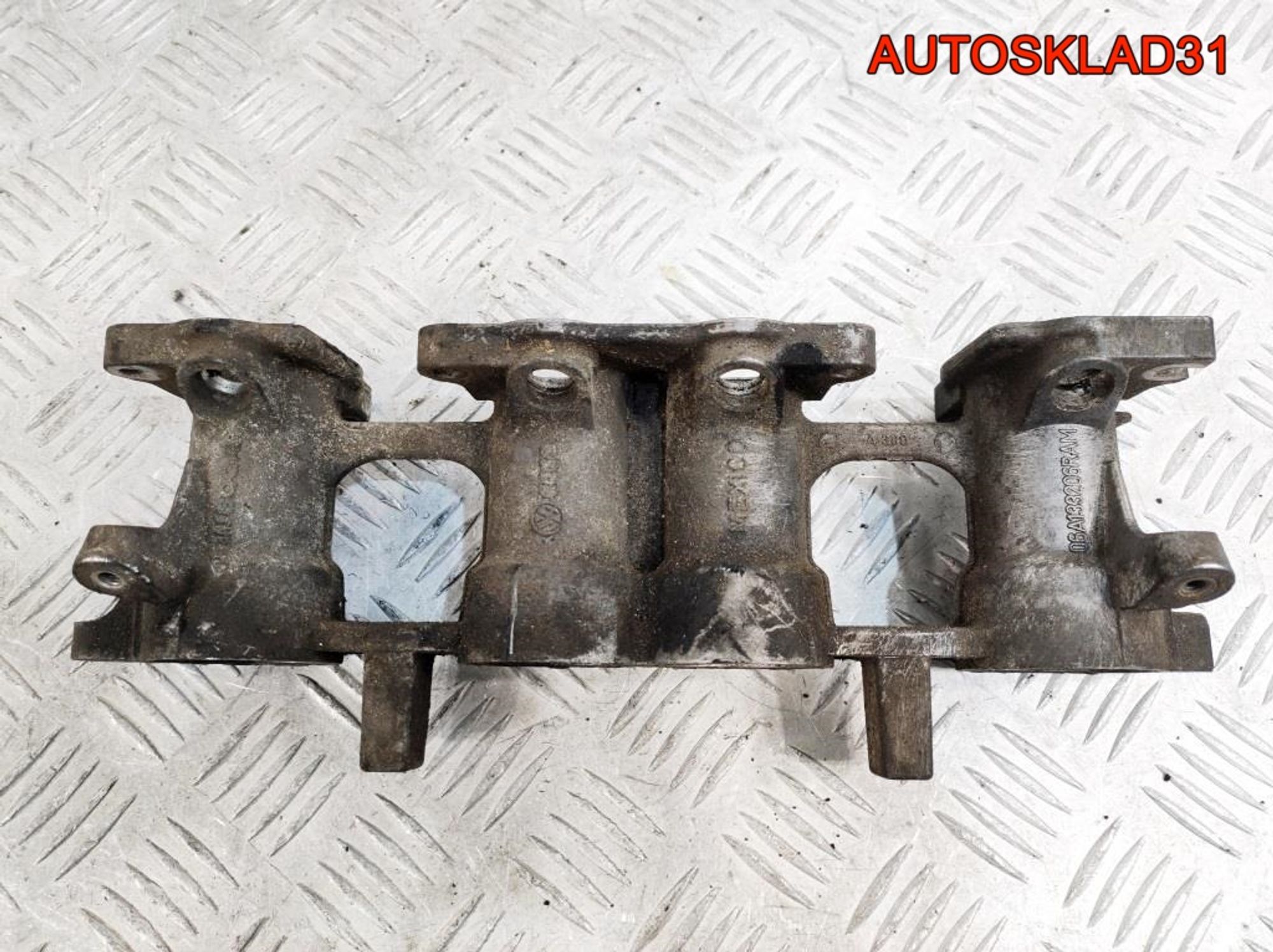 Коллектор впускной VW Golf 4 2,0 Бензин 06A133206R - АвтоСклад31.рф - авторазборка контрактные б/у запчасти в г. Белгород Коллектор впускной VW Golf 4 2,0 Бензин 06A133206R - АвтоСклад31.рф - авторазборка контрактные б/у запчасти в г. Белгород