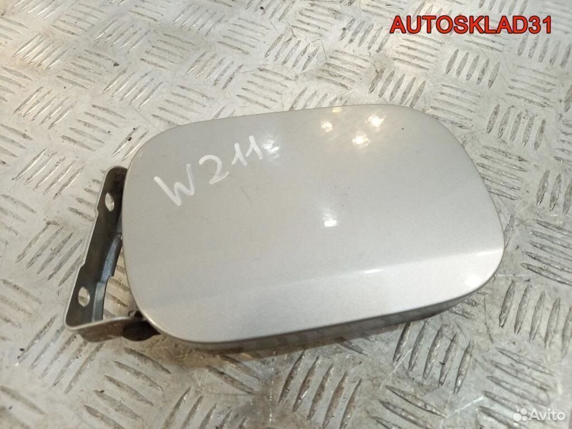 Лючок бензобака Mercedes Benz W211 A0005843117 - АвтоСклад31.рф - авторазборка контрактные б/у запчасти в г. Белгород Лючок бензобака Mercedes Benz W211 A0005843117 - АвтоСклад31.рф - авторазборка контрактные б/у запчасти в г. Белгород