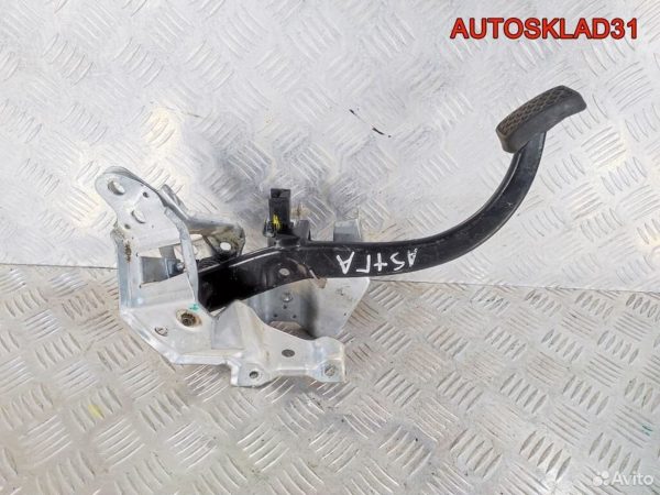 Кронштейн двигателя правый BMW E39 22111092974 - АвтоСклад31.рф - авторазборка контрактные б/у запчасти в г. Белгород