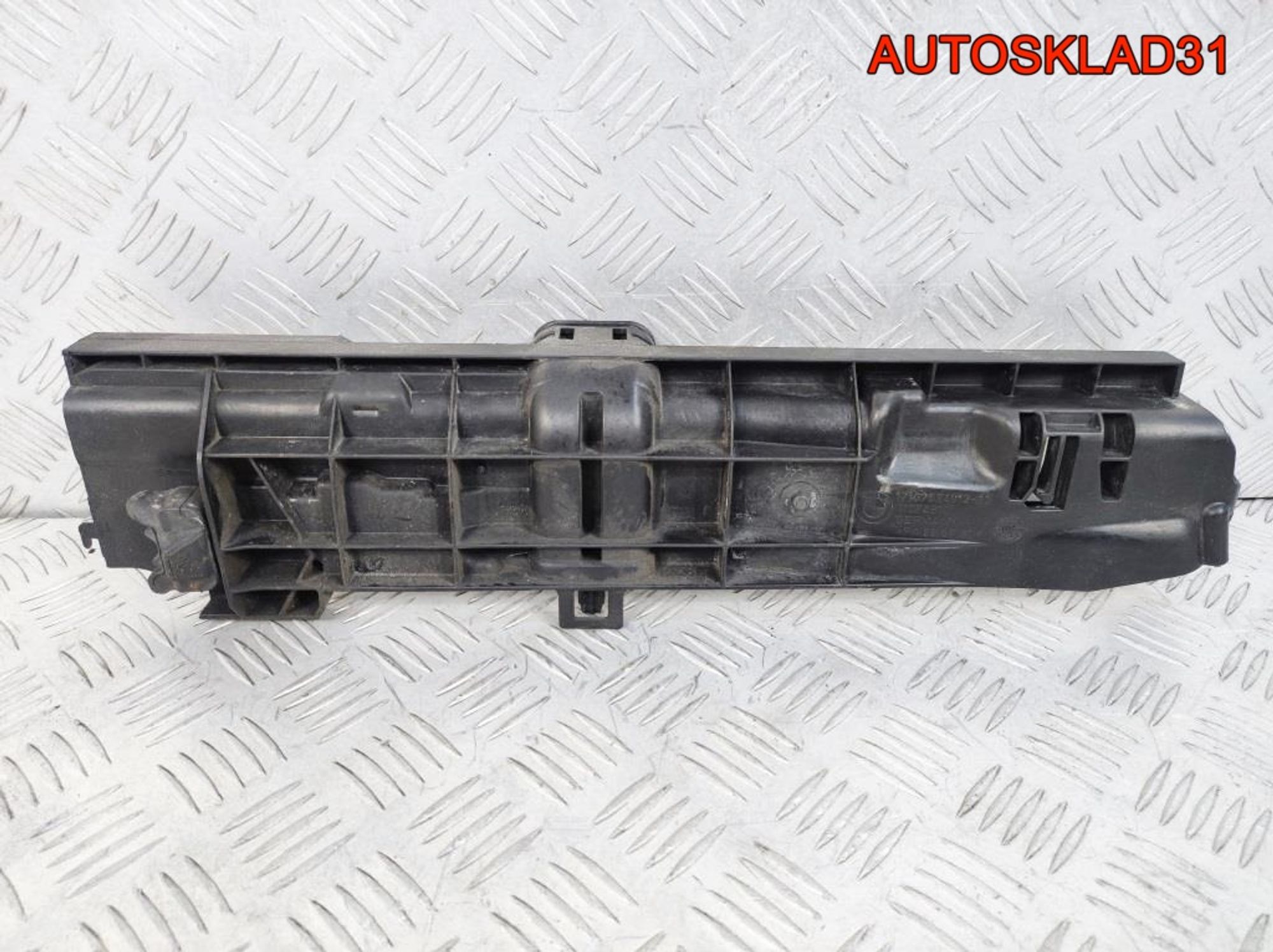 Кронштейн радиатора левый BMW E90 17107524912 - АвтоСклад31.рф - авторазборка контрактные б/у запчасти в г. Белгород Кронштейн радиатора левый BMW E90 17107524912 - АвтоСклад31.рф - авторазборка контрактные б/у запчасти в г. Белгород