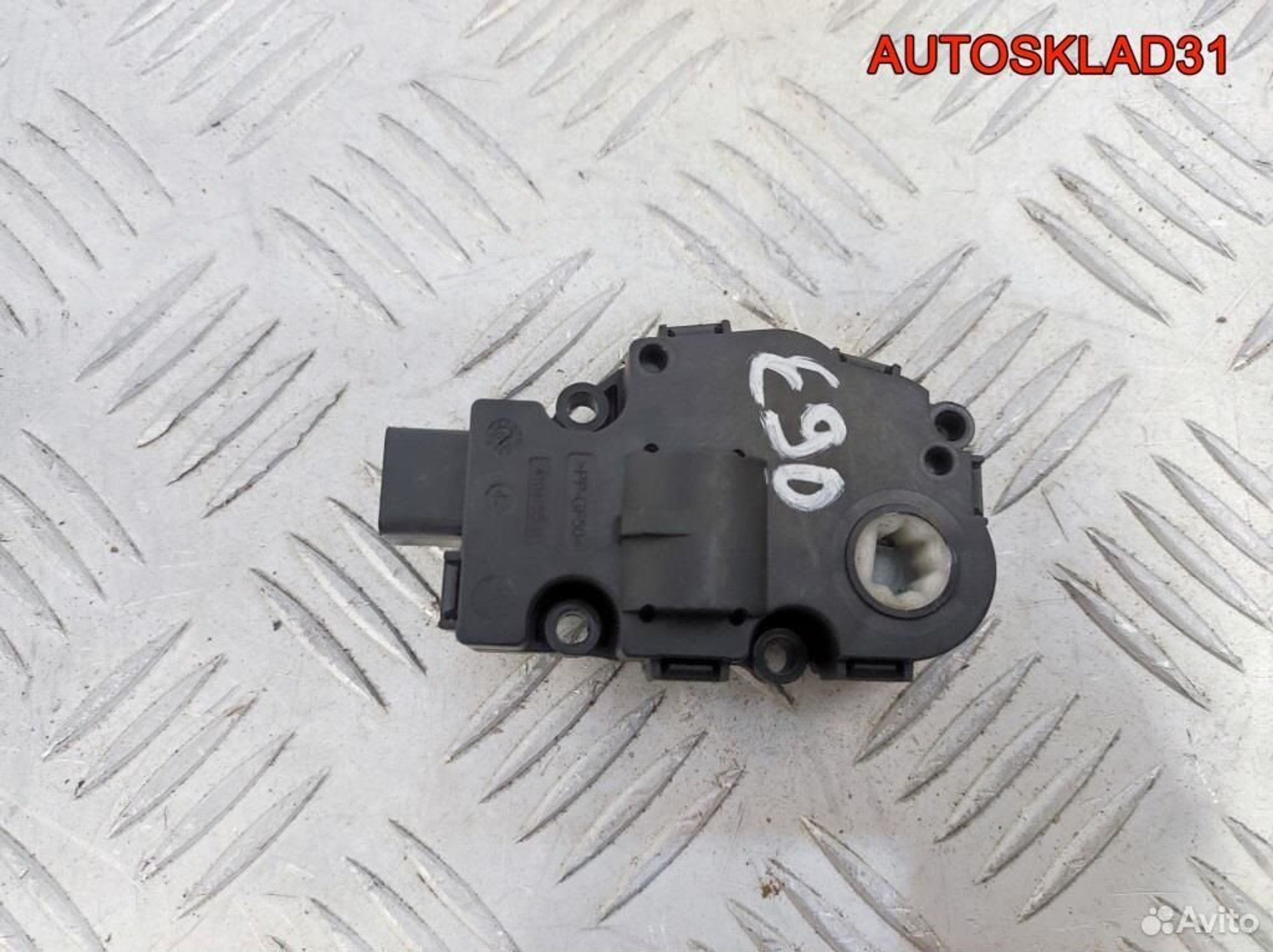 Моторчик заслонки отопителя BMW E90 64116956706 - АвтоСклад31.рф - авторазборка контрактные б/у запчасти в г. Белгород Моторчик заслонки отопителя BMW E90 64116956706 - АвтоСклад31.рф - авторазборка контрактные б/у запчасти в г. Белгород