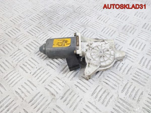 Поводок стеклоочистителя левый VW Caddy 2K1955409 - АвтоСклад31.рф - авторазборка контрактные б/у запчасти в г. Белгород