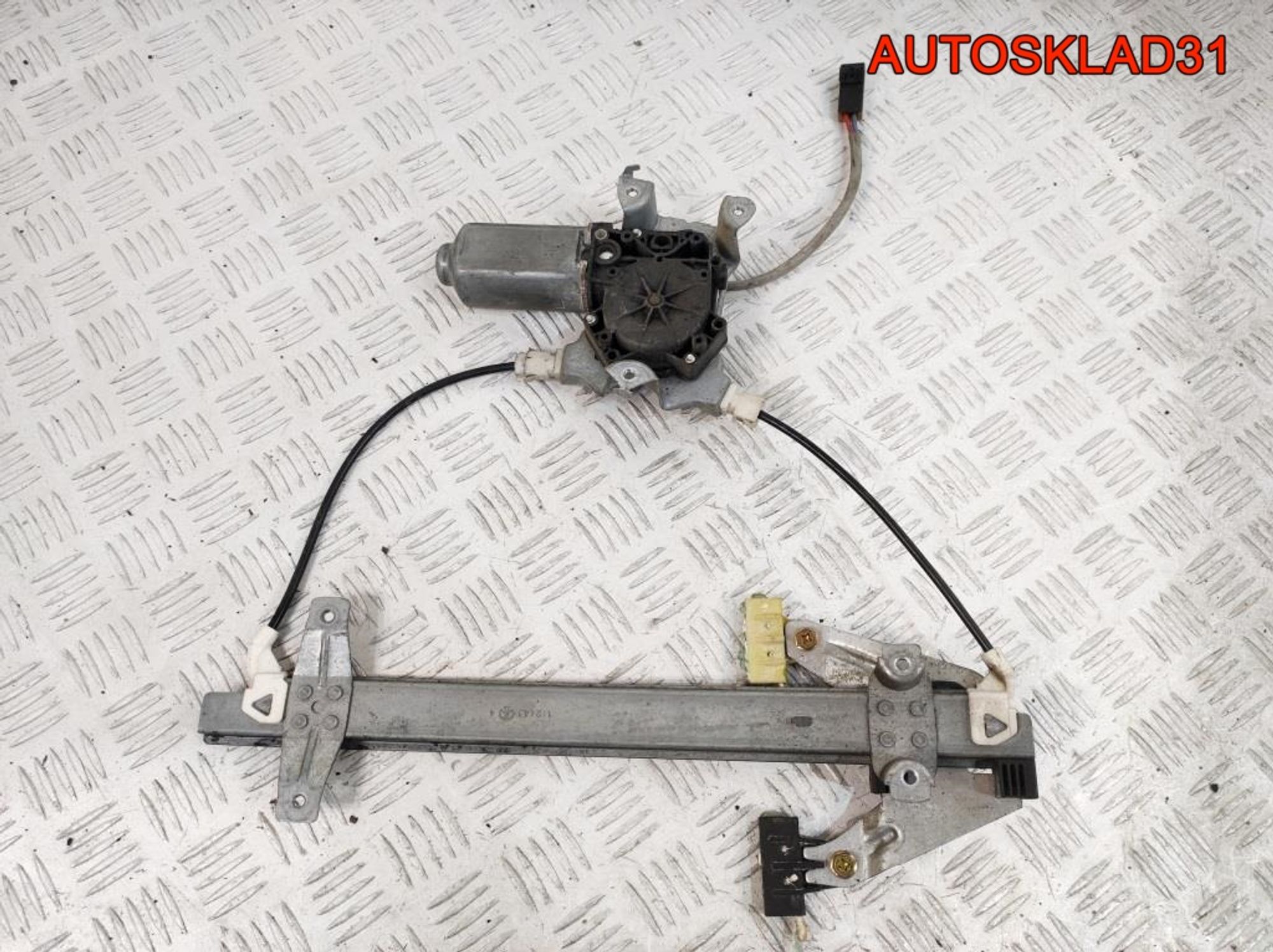 Стеклоподъемник задний правый Nissan Primera P11 400438B - АвтоСклад31.рф - авторазборка контрактные б/у запчасти в г. Белгород Стеклоподъемник задний правый Nissan Primera P11 400438B - АвтоСклад31.рф - авторазборка контрактные б/у запчасти в г. Белгород