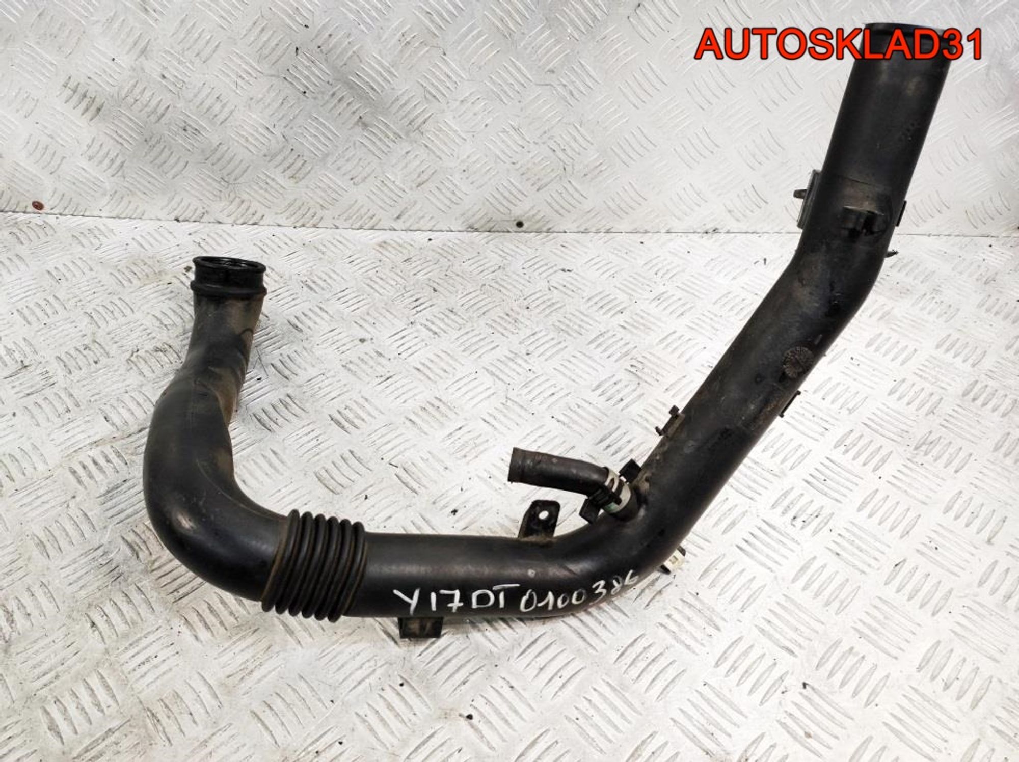 Патрубок интеркулера Opel Astra G 1.7 Y17DT Дизель 97306216 - АвтоСклад31.рф - авторазборка контрактные б/у запчасти в г. Белгород Патрубок интеркулера Opel Astra G 1.7 Y17DT Дизель 97306216 - АвтоСклад31.рф - авторазборка контрактные б/у запчасти в г. Белгород