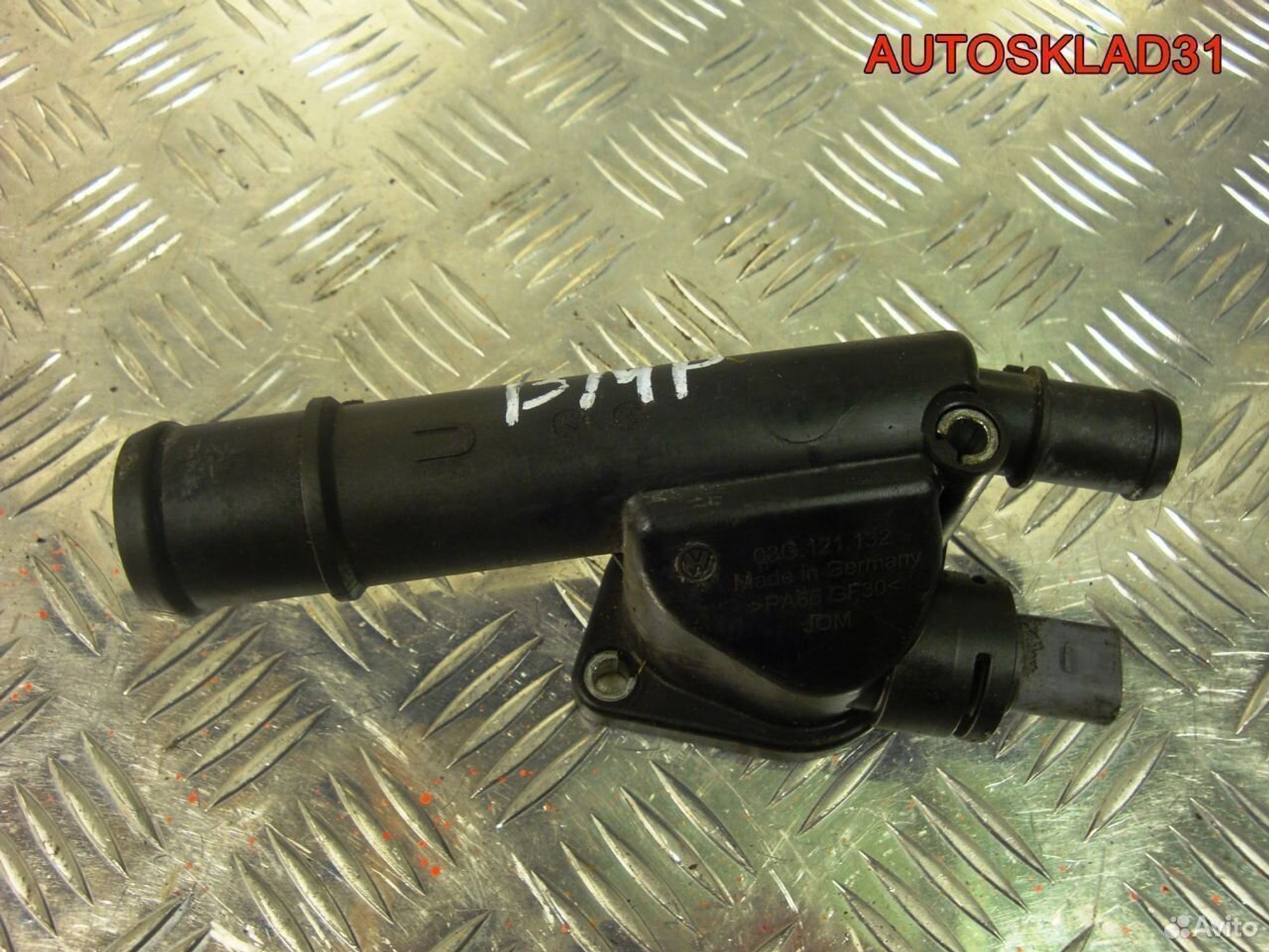 Фланец тройник системы охл-ния Passat B6 03G121132 - АвтоСклад31.рф - авторазборка контрактные б/у запчасти в г. Белгород Фланец тройник системы охл-ния Passat B6 03G121132 - АвтоСклад31.рф - авторазборка контрактные б/у запчасти в г. Белгород