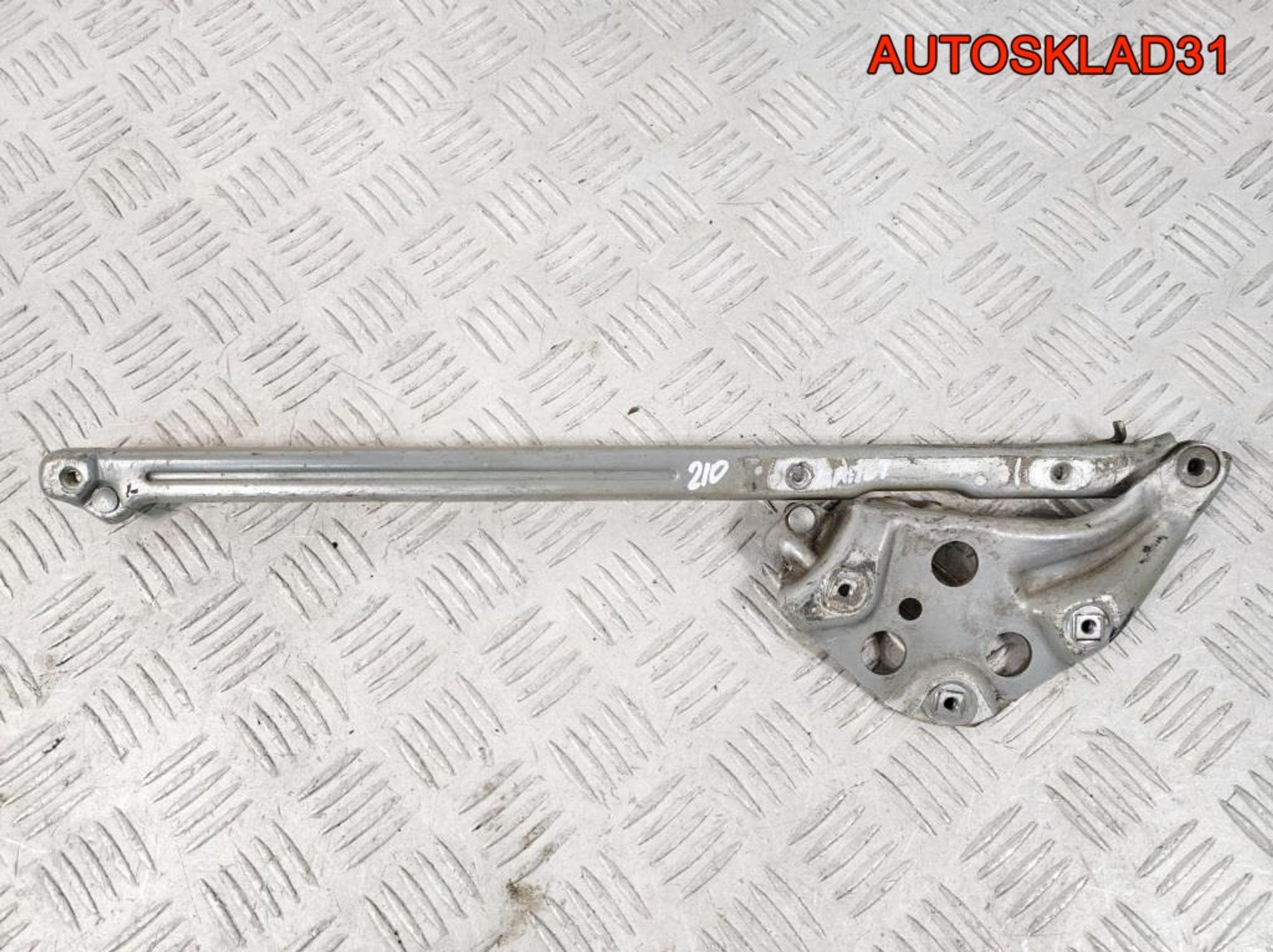 Петля капота левая Mercedes Benz W210 A2108800728 - АвтоСклад31.рф - авторазборка контрактные б/у запчасти в г. Белгород Петля капота левая Mercedes Benz W210 A2108800728 - АвтоСклад31.рф - авторазборка контрактные б/у запчасти в г. Белгород