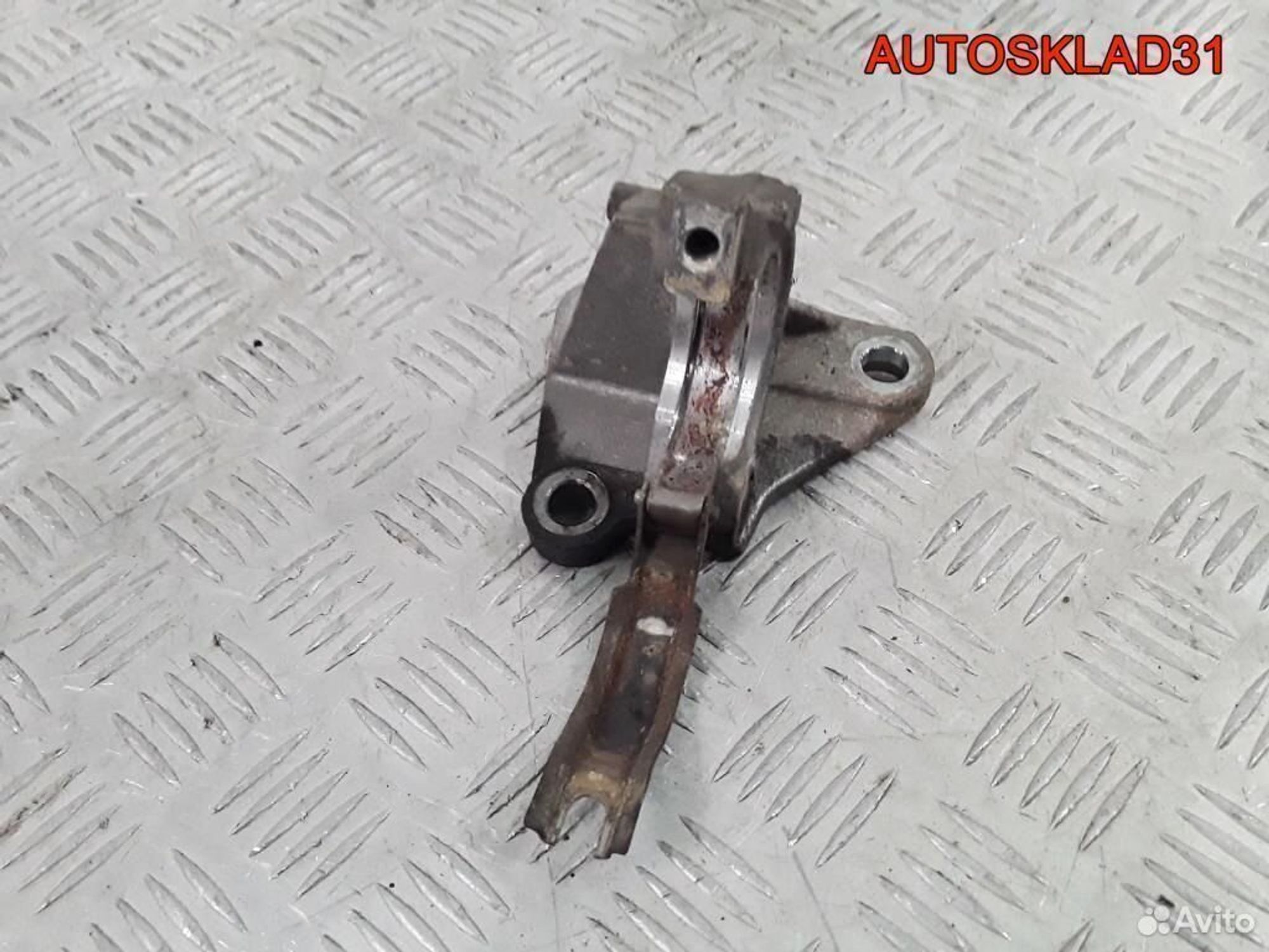 Кронштейн промвала Renault Megane 2 F9Q 8200502731 - АвтоСклад31.рф - авторазборка контрактные б/у запчасти в г. Белгород Кронштейн промвала Renault Megane 2 F9Q 8200502731 - АвтоСклад31.рф - авторазборка контрактные б/у запчасти в г. Белгород