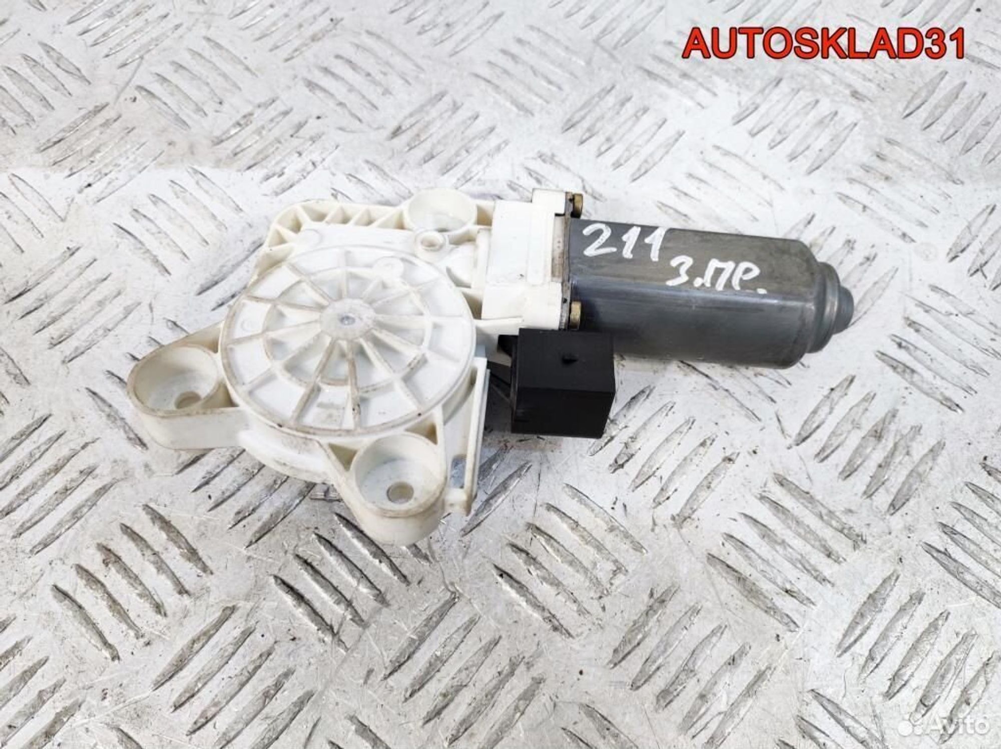 Моторчик стеклоподъемника задний Mercedes W211 - АвтоСклад31.рф - авторазборка контрактные б/у запчасти в г. Белгород Моторчик стеклоподъемника задний Mercedes W211 - АвтоСклад31.рф - авторазборка контрактные б/у запчасти в г. Белгород