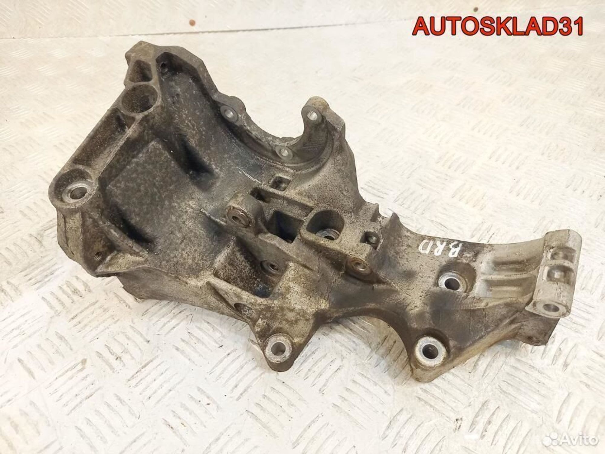 Кронштейн генератора Audi A4 B7 2,0 BRD 03G903143D - АвтоСклад31.рф - авторазборка контрактные б/у запчасти в г. Белгород Кронштейн генератора Audi A4 B7 2,0 BRD 03G903143D - АвтоСклад31.рф - авторазборка контрактные б/у запчасти в г. Белгород