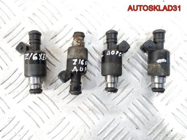 Кронштейн двигателя R Renault Logan 8200728479 - АвтоСклад31.рф - авторазборка контрактные б/у запчасти в г. Белгород