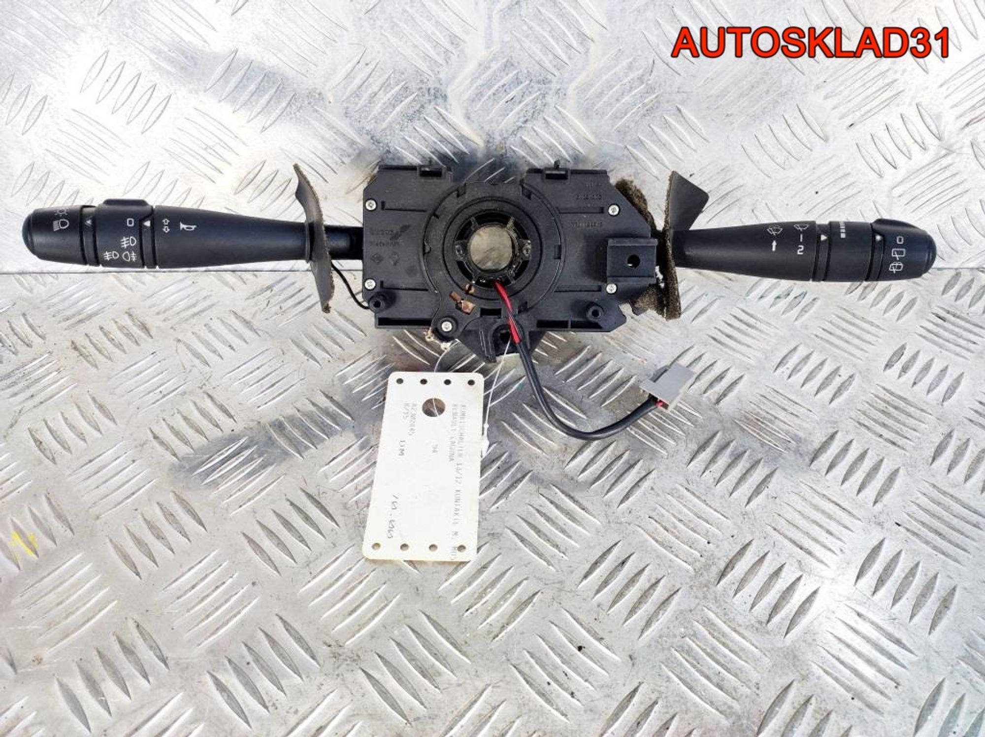 Переключатель подрулевой в сборе Renault Laguna 1 - АвтоСклад31.рф - авторазборка контрактные б/у запчасти в г. Белгород Переключатель подрулевой в сборе Renault Laguna 1 - АвтоСклад31.рф - авторазборка контрактные б/у запчасти в г. Белгород