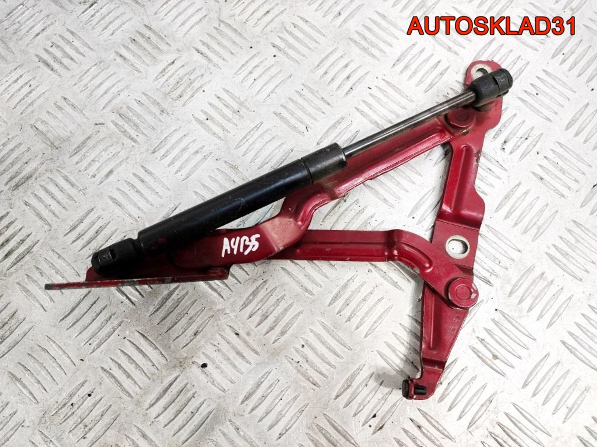 Петля крышки багажника правая Audi A4 B5 8D5827302C - АвтоСклад31.рф - авторазборка контрактные б/у запчасти в г. Белгород Петля крышки багажника правая Audi A4 B5 8D5827302C - АвтоСклад31.рф - авторазборка контрактные б/у запчасти в г. Белгород