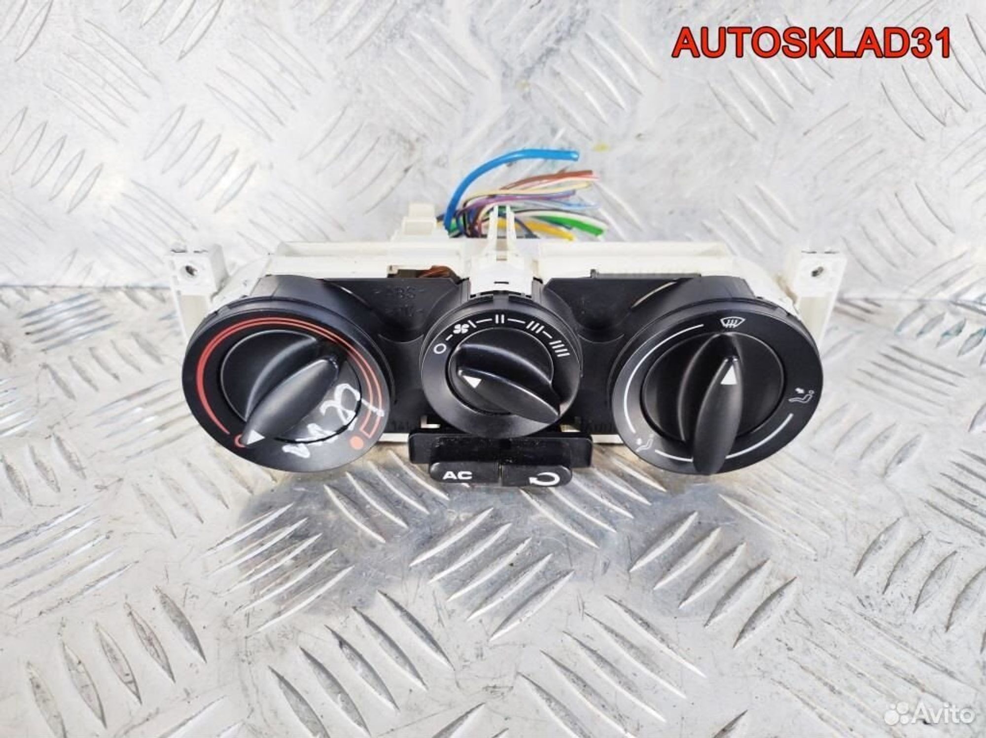 Блок управления отопителем Seat Leon 1M0820045C - АвтоСклад31.рф - авторазборка контрактные б/у запчасти в г. Белгород Блок управления отопителем Seat Leon 1M0820045C - АвтоСклад31.рф - авторазборка контрактные б/у запчасти в г. Белгород