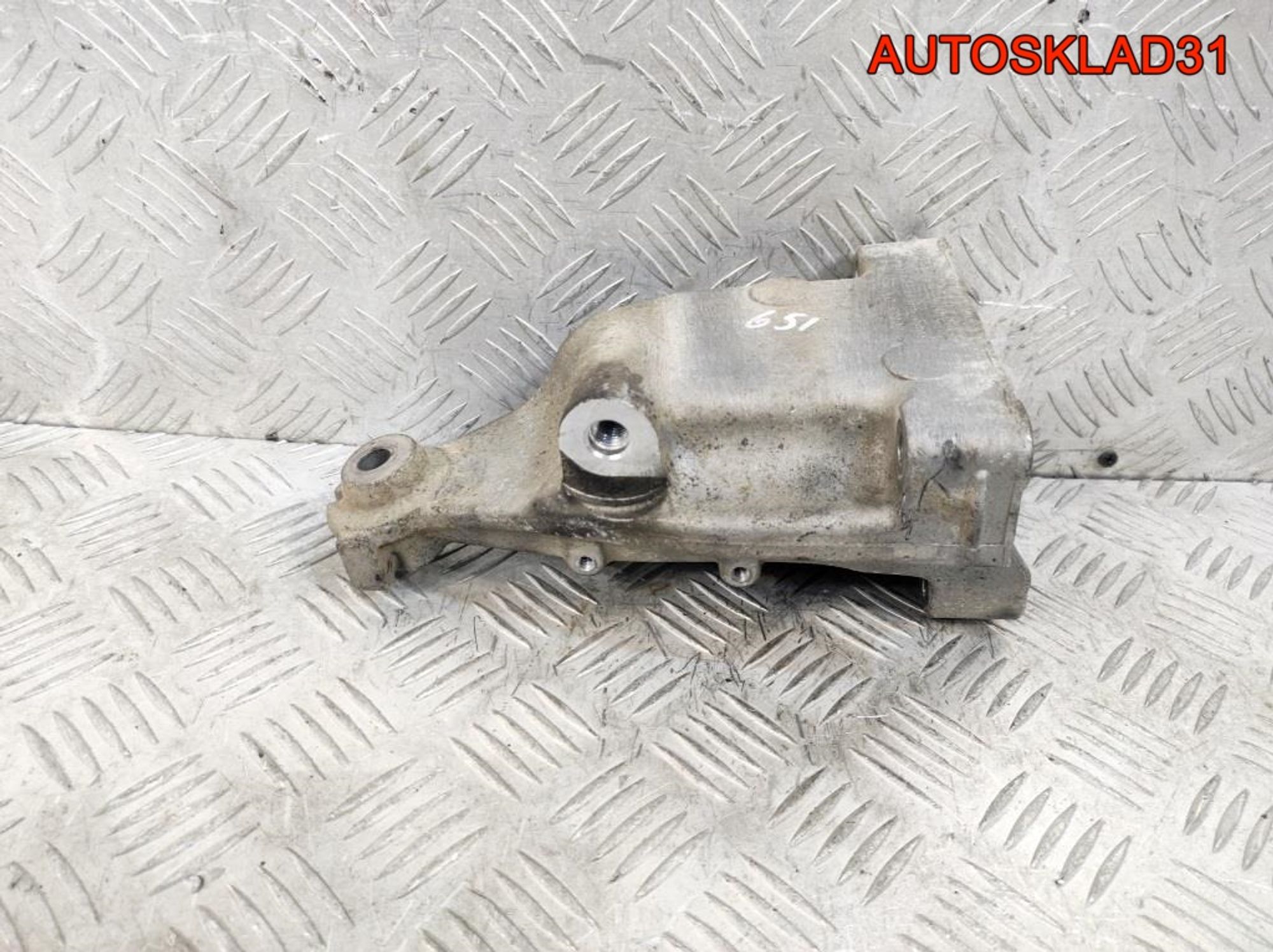 Кронштейн двигателя правый Mercedes X204 651.912 - АвтоСклад31.рф - авторазборка контрактные б/у запчасти в г. Белгород Кронштейн двигателя правый Mercedes X204 651.912 - АвтоСклад31.рф - авторазборка контрактные б/у запчасти в г. Белгород