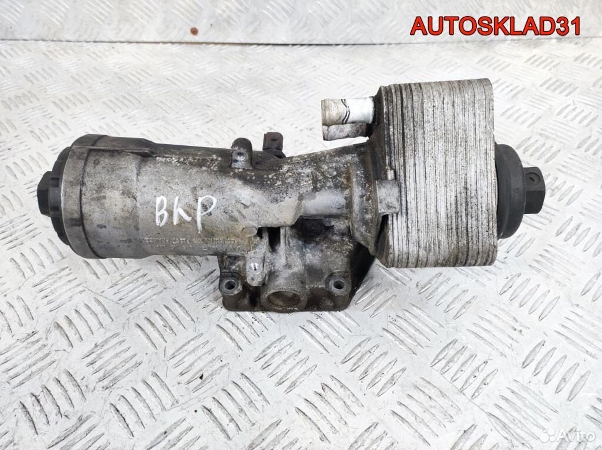 Корпус масляного фильтра VW Passat B6 045115389E - АвтоСклад31.рф - авторазборка контрактные б/у запчасти в г. Белгород Корпус масляного фильтра VW Passat B6 045115389E - АвтоСклад31.рф - авторазборка контрактные б/у запчасти в г. Белгород