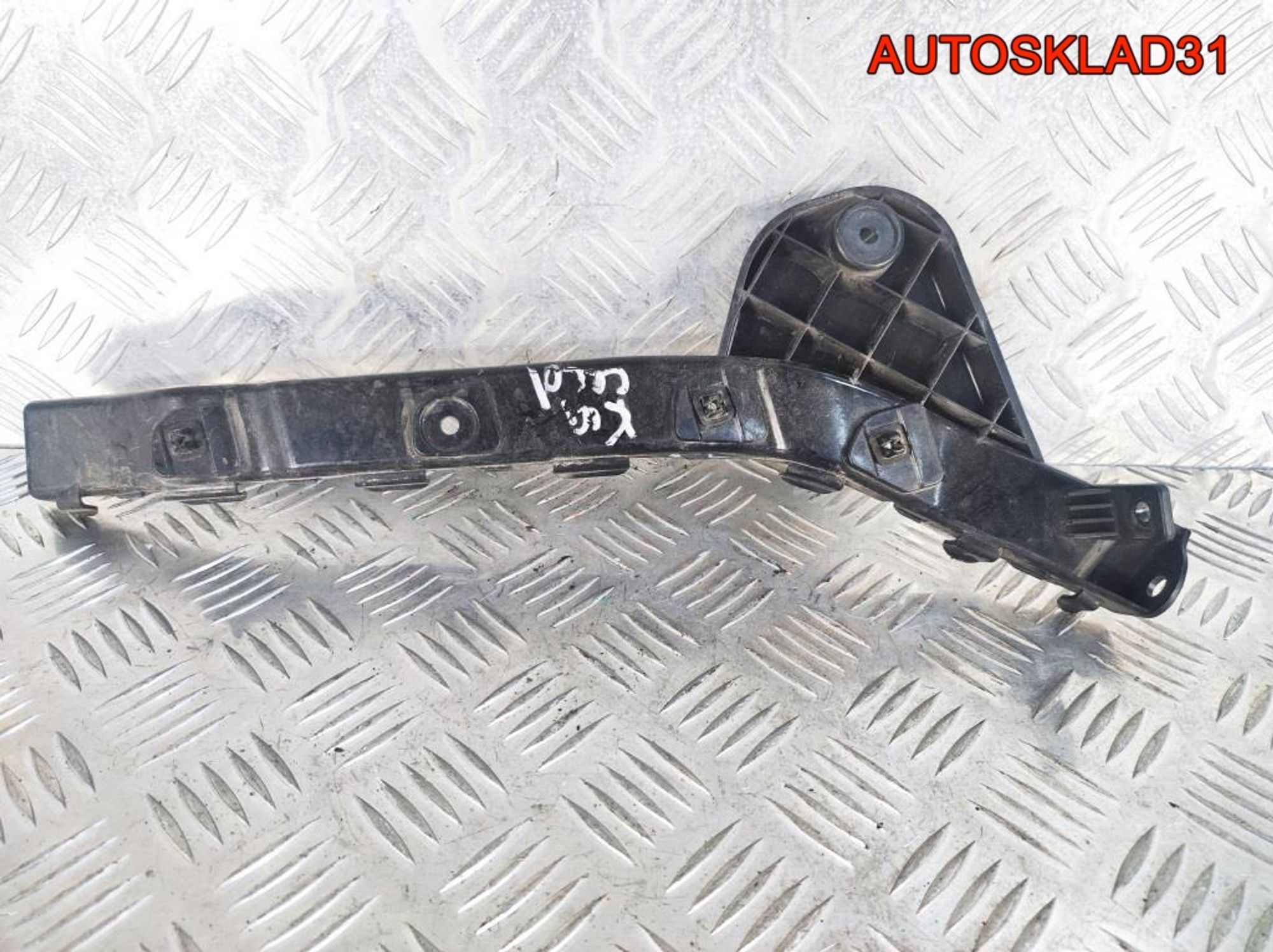 Кронштейн заднего бампера левый Kia Ceed Хетчбэк - АвтоСклад31.рф - авторазборка контрактные б/у запчасти в г. Белгород Кронштейн заднего бампера левый Kia Ceed Хетчбэк - АвтоСклад31.рф - авторазборка контрактные б/у запчасти в г. Белгород