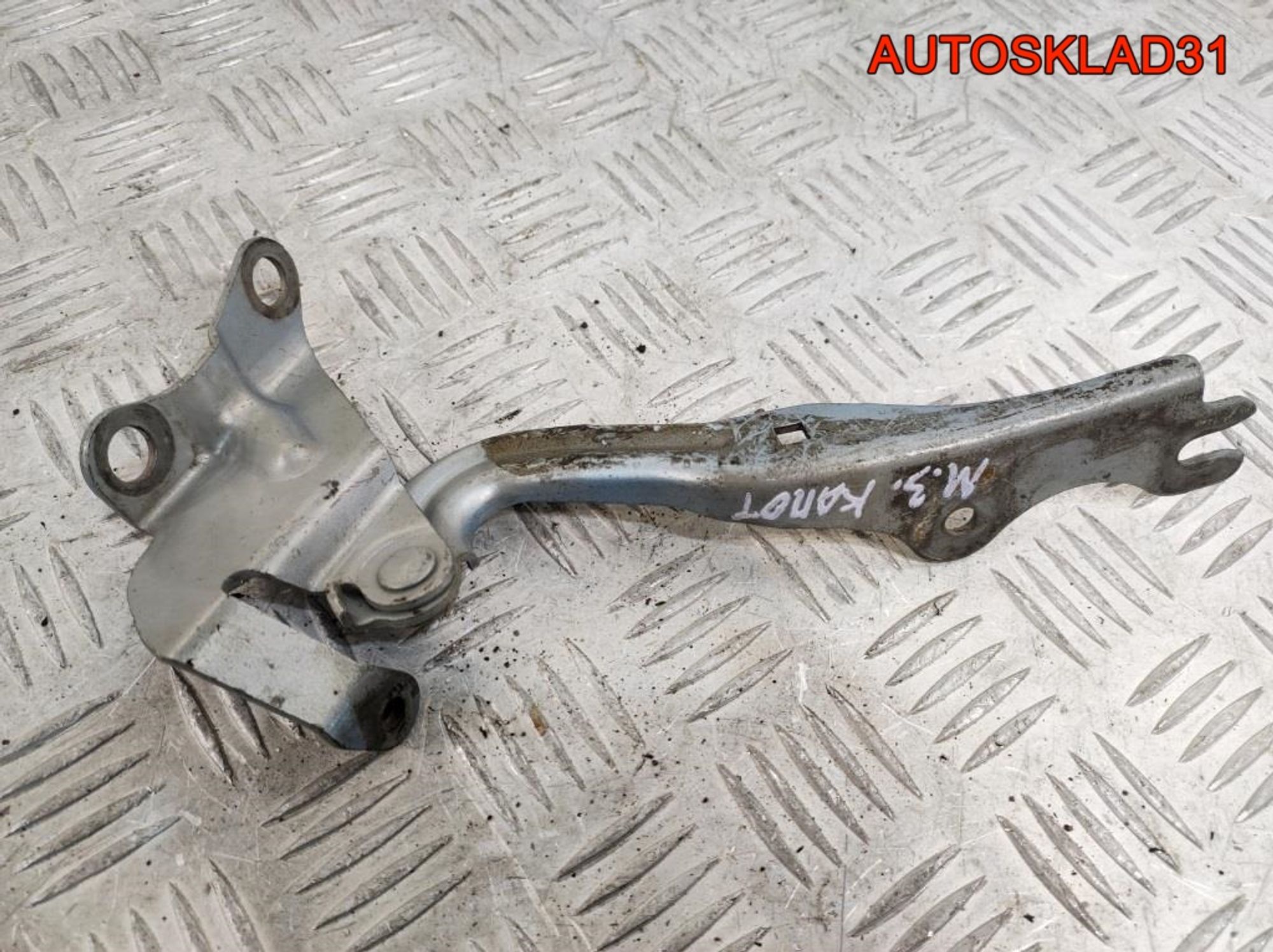 Петля капота левая Mazda 3 BK B32H52420A Хетчбэк - АвтоСклад31.рф - авторазборка контрактные б/у запчасти в г. Белгород Петля капота левая Mazda 3 BK B32H52420A Хетчбэк - АвтоСклад31.рф - авторазборка контрактные б/у запчасти в г. Белгород