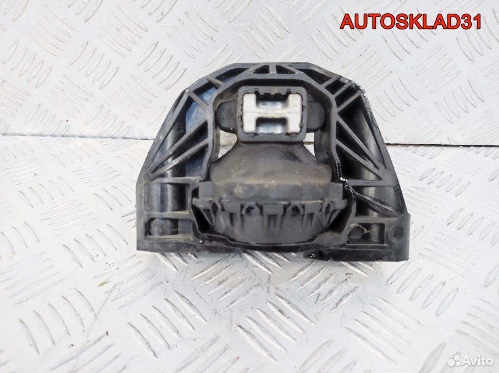Опора двигателя правая Peugeot 208 9676771080 - АвтоСклад31.рф - авторазборка контрактные б/у запчасти в г. Белгород Опора двигателя правая Peugeot 208 9676771080 - АвтоСклад31.рф - авторазборка контрактные б/у запчасти в г. Белгород