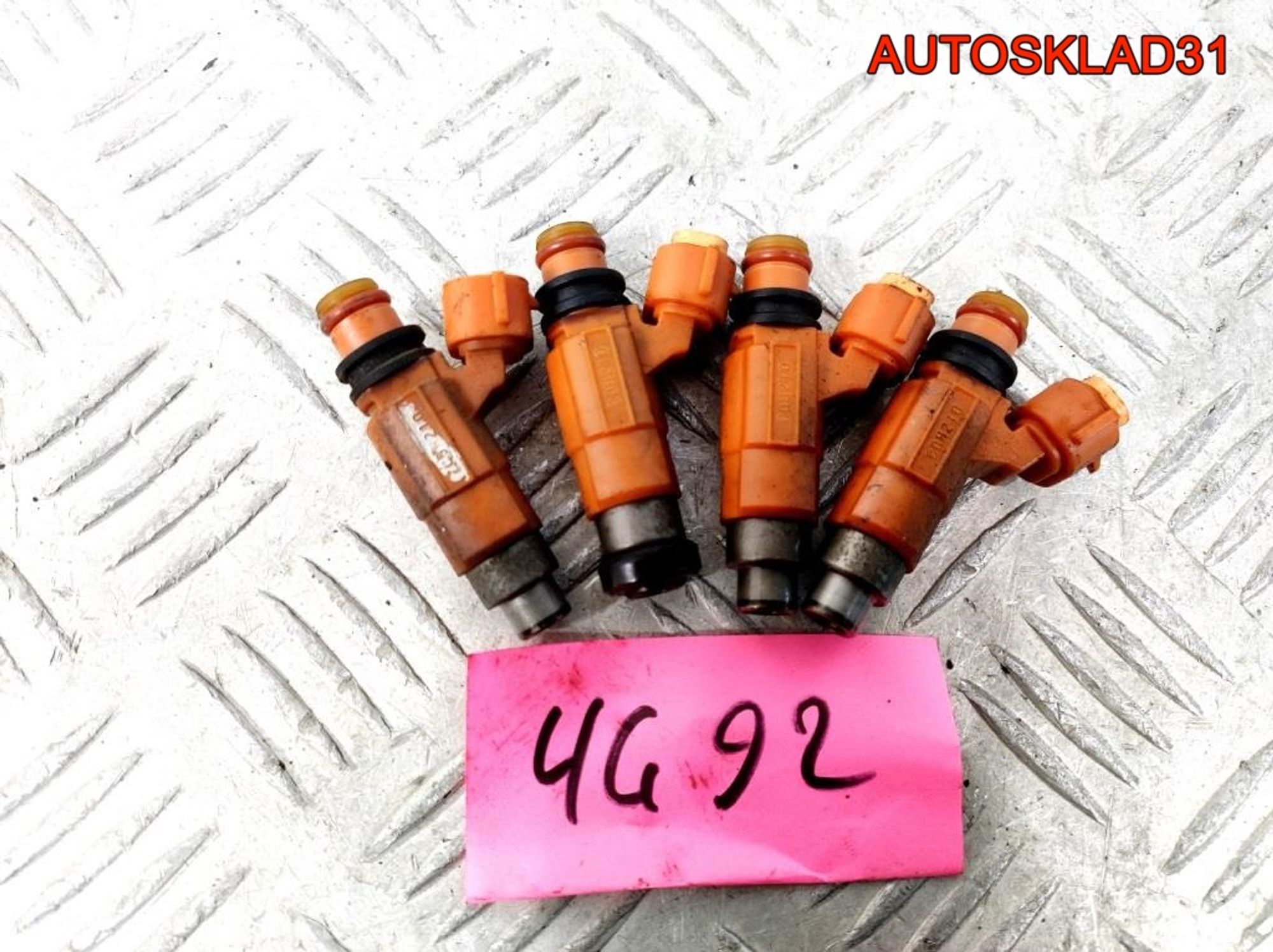 Форсунка топливная Mitsubishi Carisma DA 1,6 4G92 - АвтоСклад31.рф - авторазборка контрактные б/у запчасти в г. Белгород Форсунка топливная Mitsubishi Carisma DA 1,6 4G92 - АвтоСклад31.рф - авторазборка контрактные б/у запчасти в г. Белгород