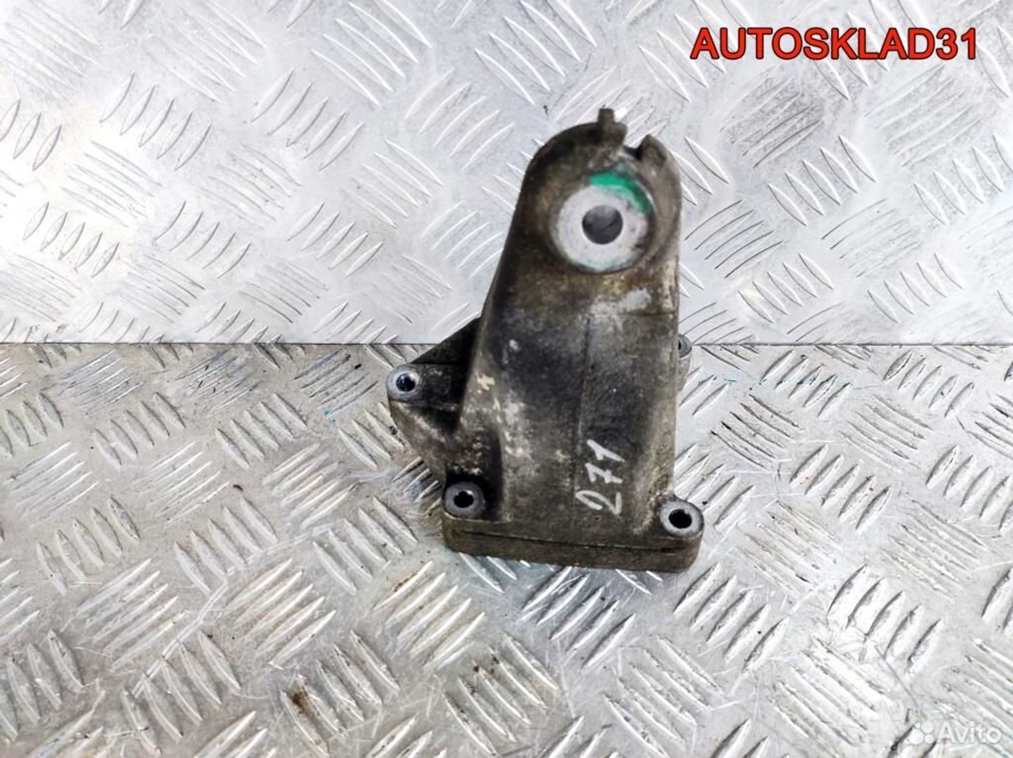 Кронштейн двигателя левый Mercedes W203 2712230904 - АвтоСклад31.рф - авторазборка контрактные б/у запчасти в г. Белгород Кронштейн двигателя левый Mercedes W203 2712230904 - АвтоСклад31.рф - авторазборка контрактные б/у запчасти в г. Белгород