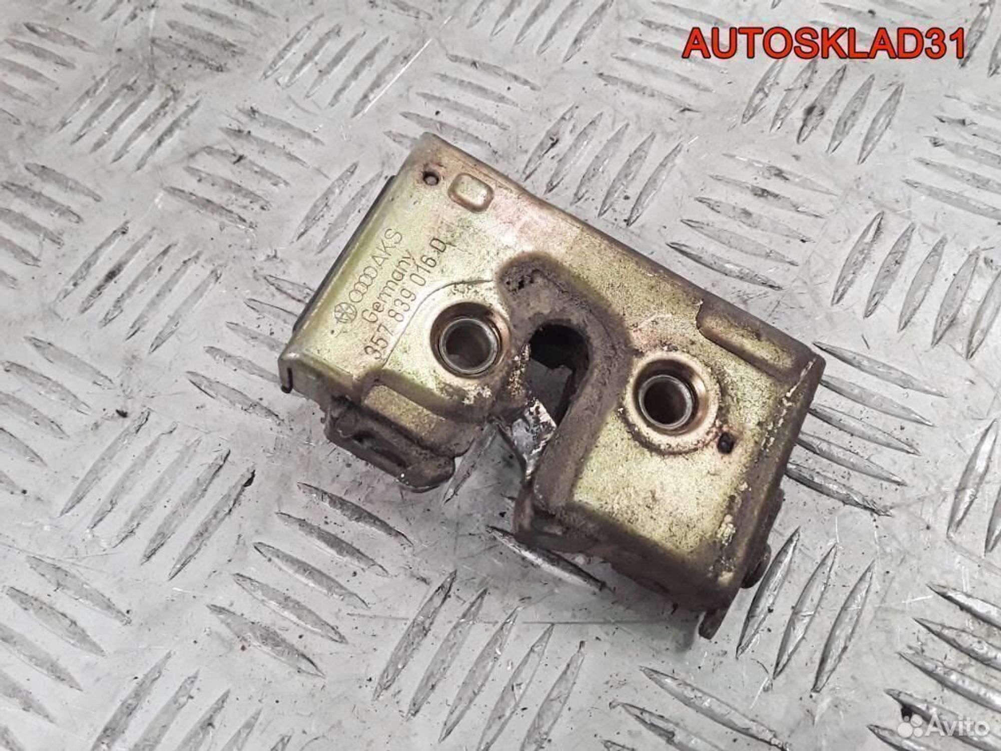 Замок двери задней правой VW Passat B4 357839016D - АвтоСклад31.рф - авторазборка контрактные б/у запчасти в г. Белгород Замок двери задней правой VW Passat B4 357839016D - АвтоСклад31.рф - авторазборка контрактные б/у запчасти в г. Белгород