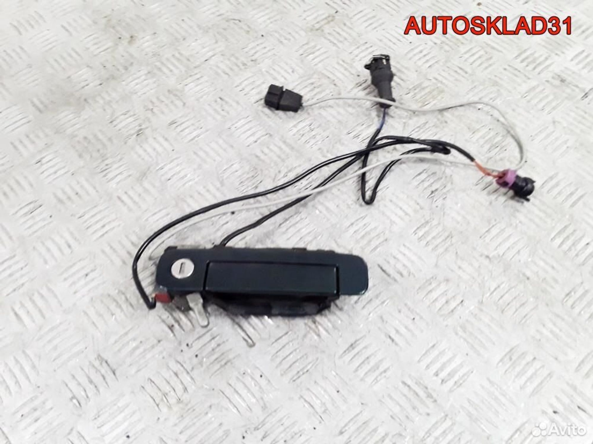 Ручка двери передней правая Audi A4 B5 8D0837208A - АвтоСклад31.рф - авторазборка контрактные б/у запчасти в г. Белгород Ручка двери передней правая Audi A4 B5 8D0837208A - АвтоСклад31.рф - авторазборка контрактные б/у запчасти в г. Белгород