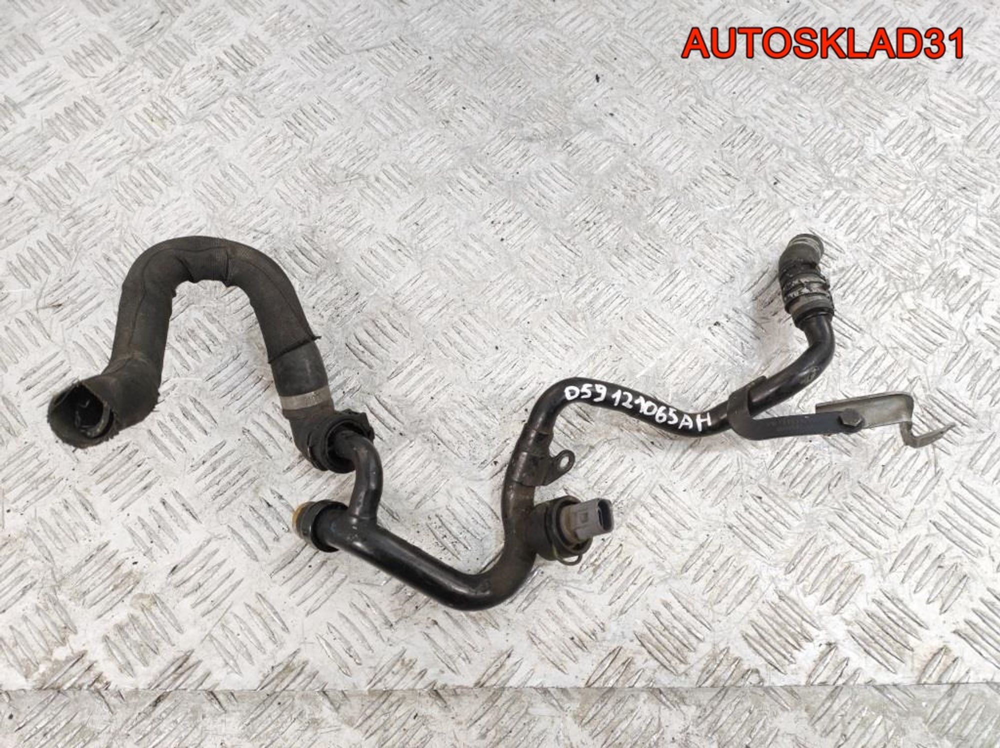 Трубка охлаждающей жидкости Audi A4 B7 3.0 ASB Дизель 059121065AH - АвтоСклад31.рф - авторазборка контрактные б/у запчасти в г. Белгород Трубка охлаждающей жидкости Audi A4 B7 3.0 ASB Дизель 059121065AH - АвтоСклад31.рф - авторазборка контрактные б/у запчасти в г. Белгород