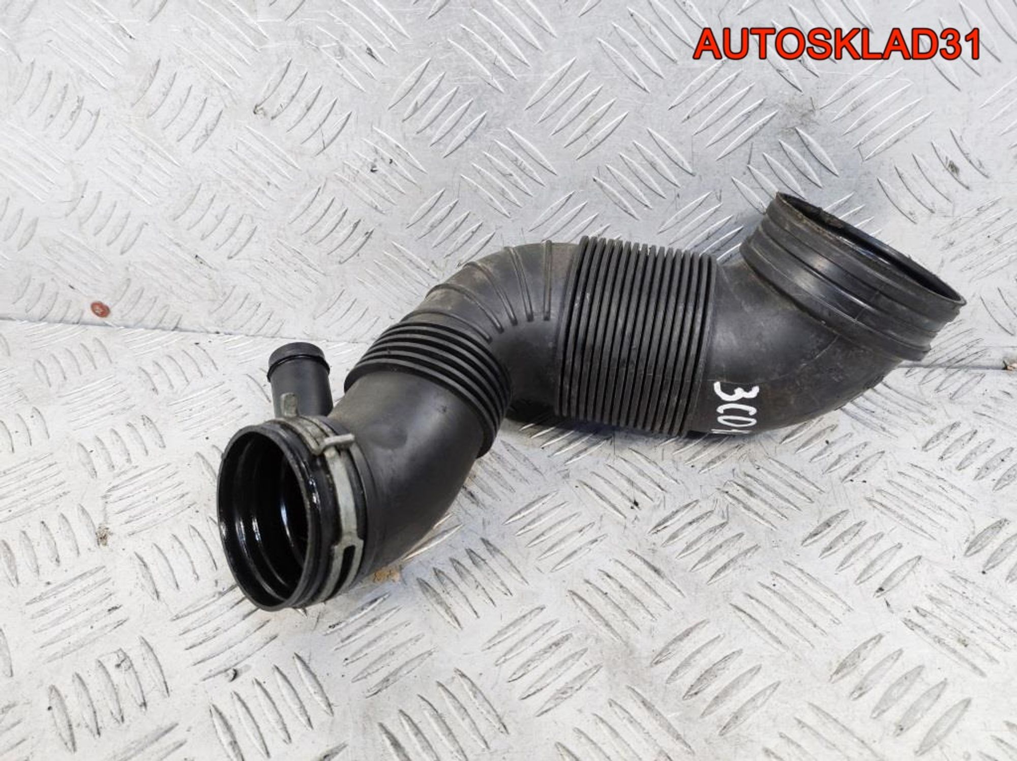 Патрубок воздушного фильтра Passat B6 3C0129654P - АвтоСклад31.рф - авторазборка контрактные б/у запчасти в г. Белгород Патрубок воздушного фильтра Passat B6 3C0129654P - АвтоСклад31.рф - авторазборка контрактные б/у запчасти в г. Белгород