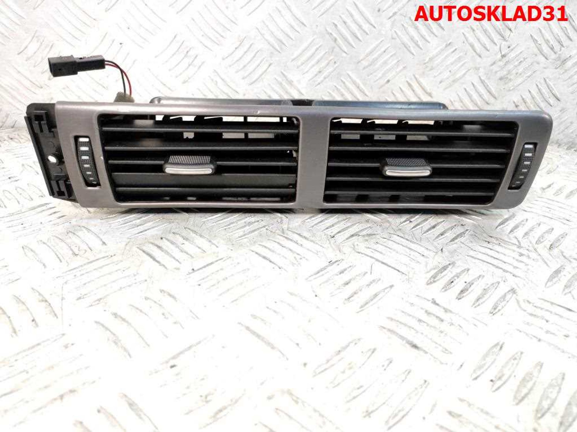 Дефлектор воздушный центральный Audi A6 C5 4B1820951 - АвтоСклад31.рф - авторазборка контрактные б/у запчасти в г. Белгород Дефлектор воздушный центральный Audi A6 C5 4B1820951 - АвтоСклад31.рф - авторазборка контрактные б/у запчасти в г. Белгород