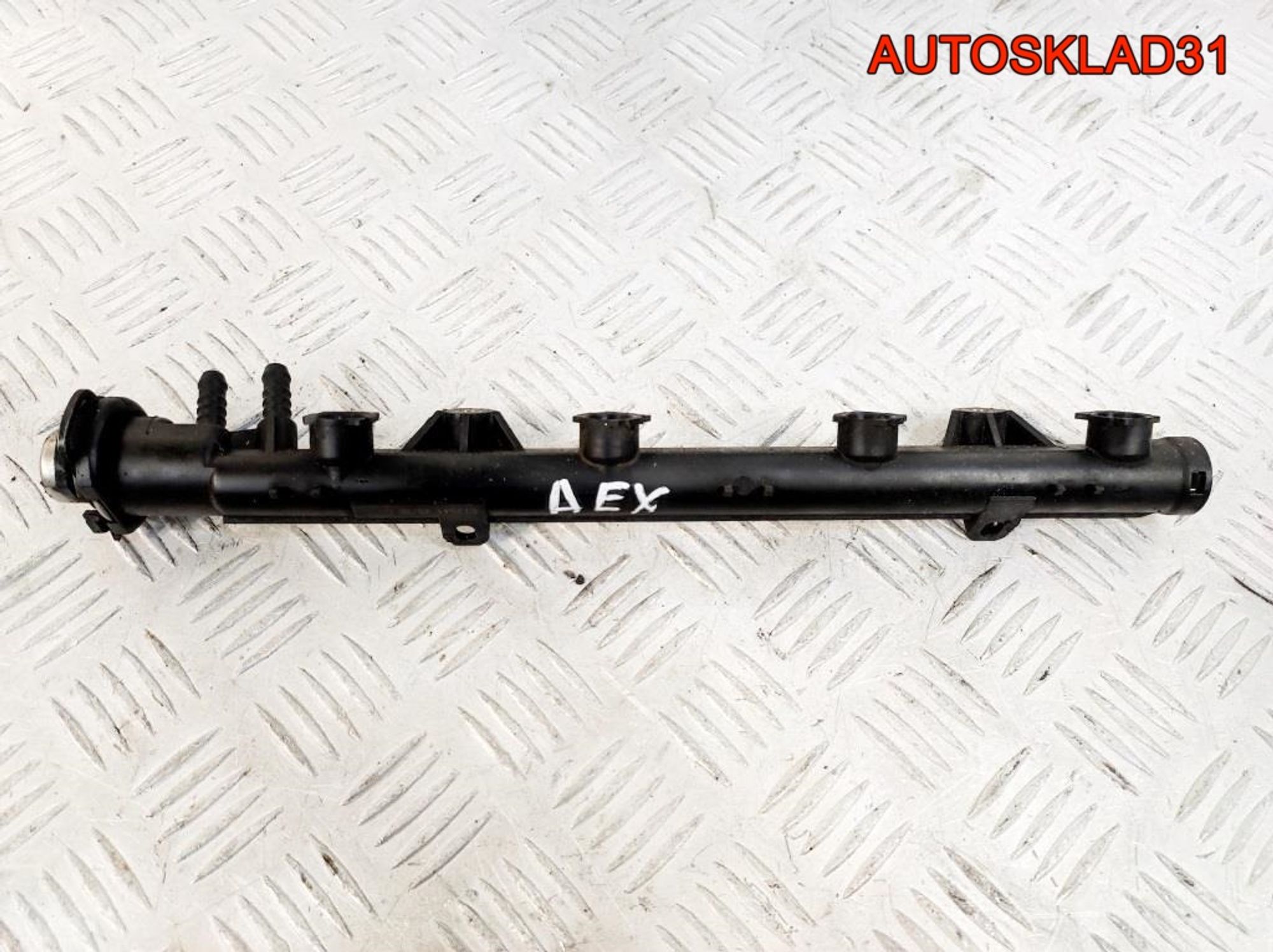 Рейка топливная VW Golf 3 1.4 AEX 030133319G - АвтоСклад31.рф - авторазборка контрактные б/у запчасти в г. Белгород Рейка топливная VW Golf 3 1.4 AEX 030133319G - АвтоСклад31.рф - авторазборка контрактные б/у запчасти в г. Белгород