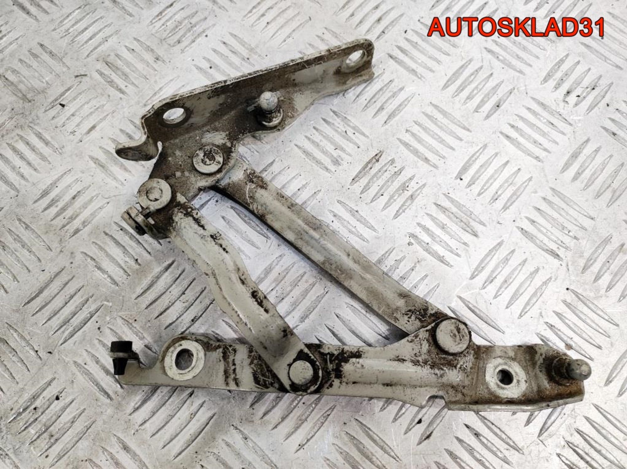 Петля крышки багажника правая Mazda 3 BK BN8V52720C - АвтоСклад31.рф - авторазборка контрактные б/у запчасти в г. Белгород Петля крышки багажника правая Mazda 3 BK BN8V52720C - АвтоСклад31.рф - авторазборка контрактные б/у запчасти в г. Белгород